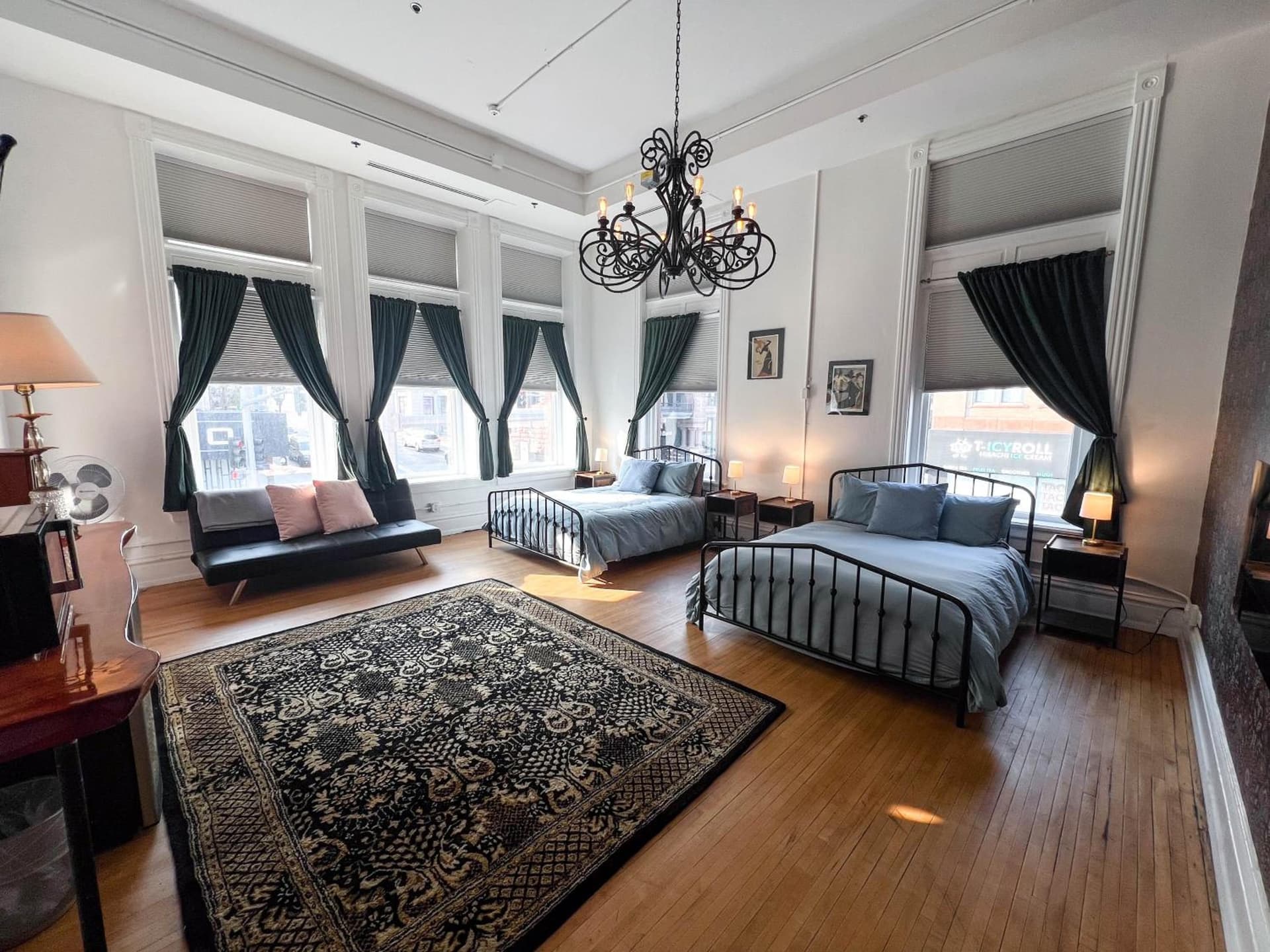 The Oliver Inn interior in Duluth, MN — gallery photo 2