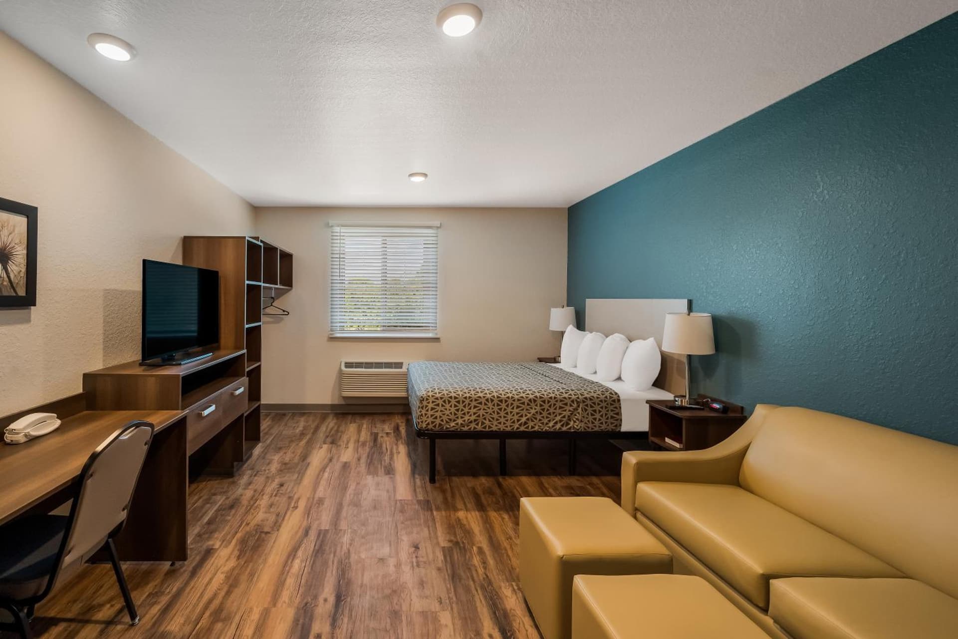 WoodSpring Suites West Palm Beach gallery photo in West Palm Beach, FL — image 36