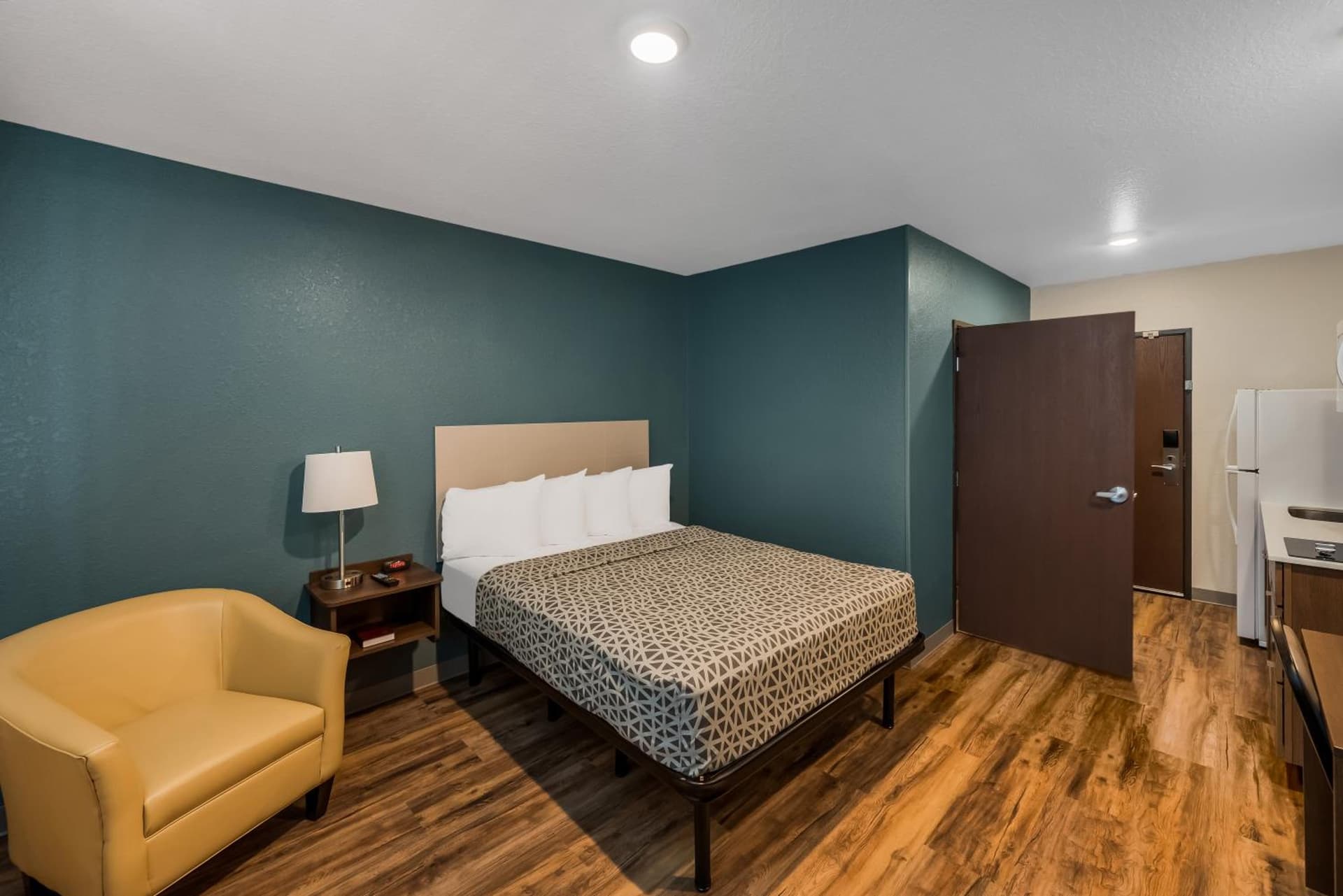 WoodSpring Suites West Palm Beach gallery photo in West Palm Beach, FL — image 38
