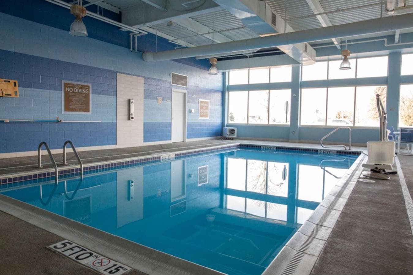 Holiday Inn Express Columbus Airport Easton interior in Columbus, OH — gallery photo 2