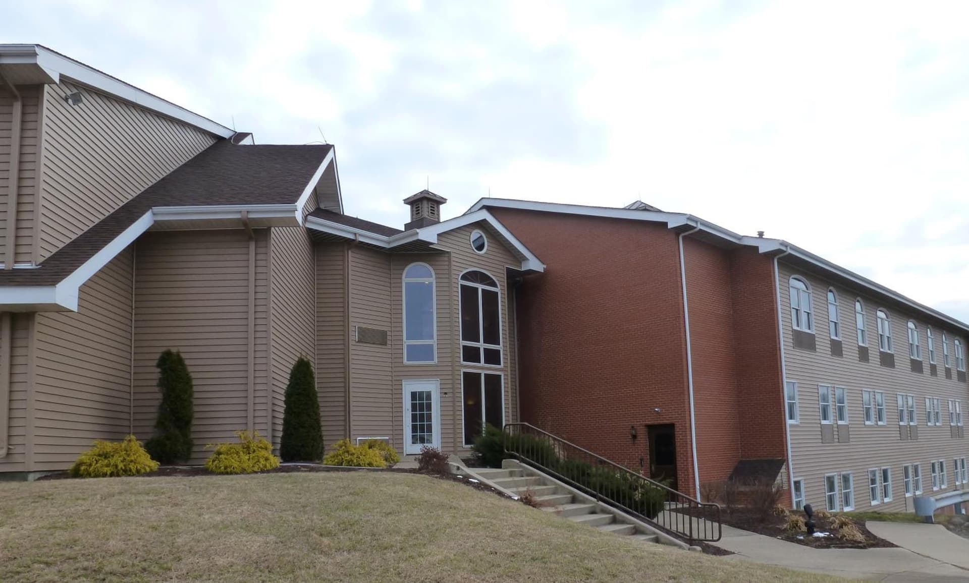 Inn at Mountainview featured exterior or lobby in Greensburg, PA — similar hotel
