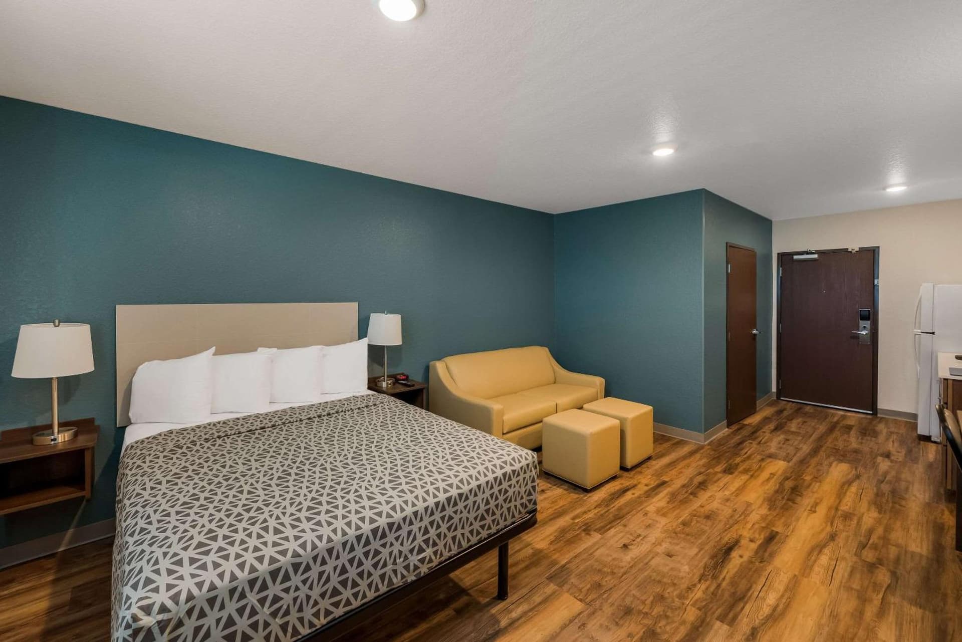 WoodSpring Suites West Palm Beach interior in West Palm Beach, FL — gallery photo 2