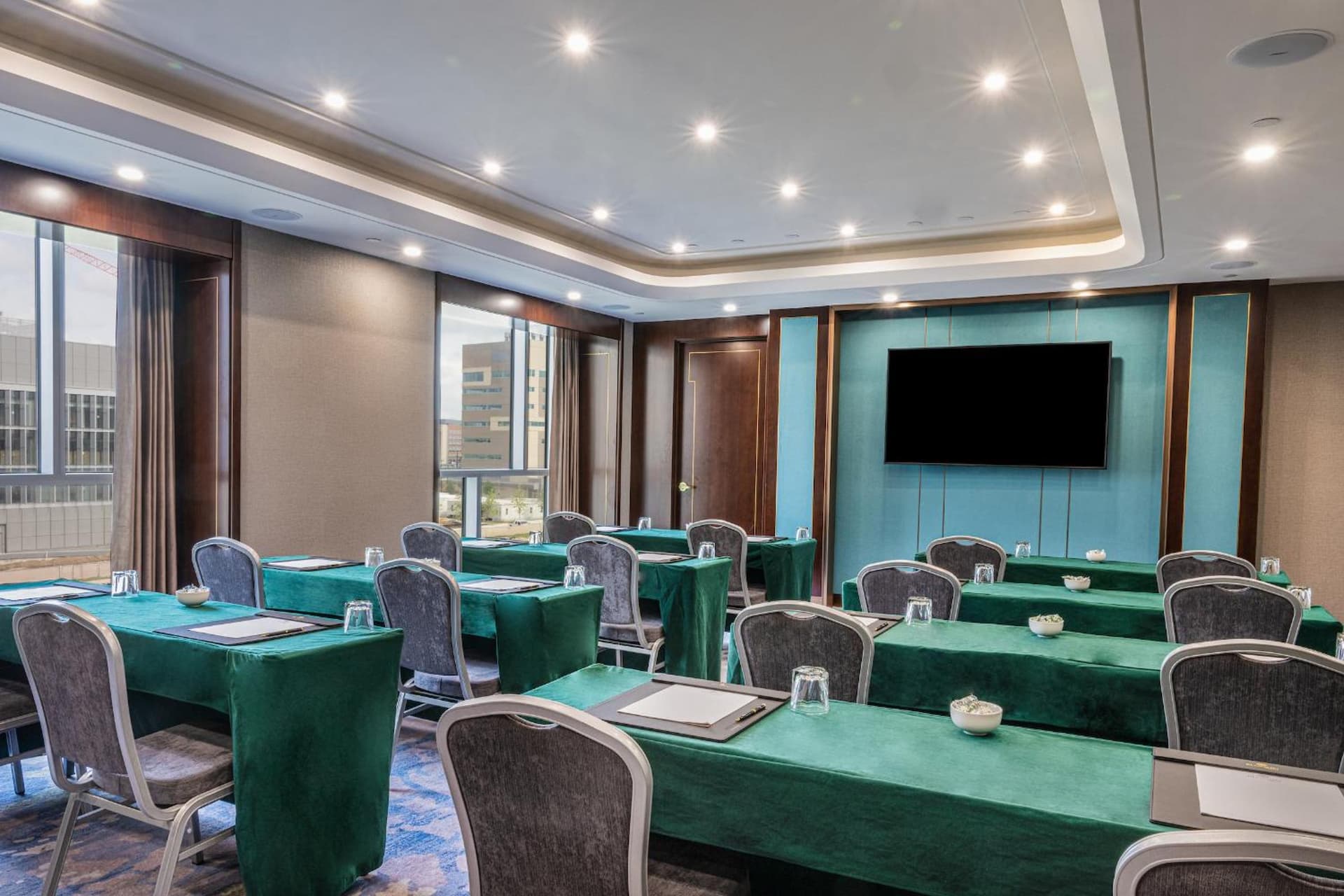 Blossom Hotel Houston, Curio Collection by Hilton gallery photo in Houston, TX — image 28