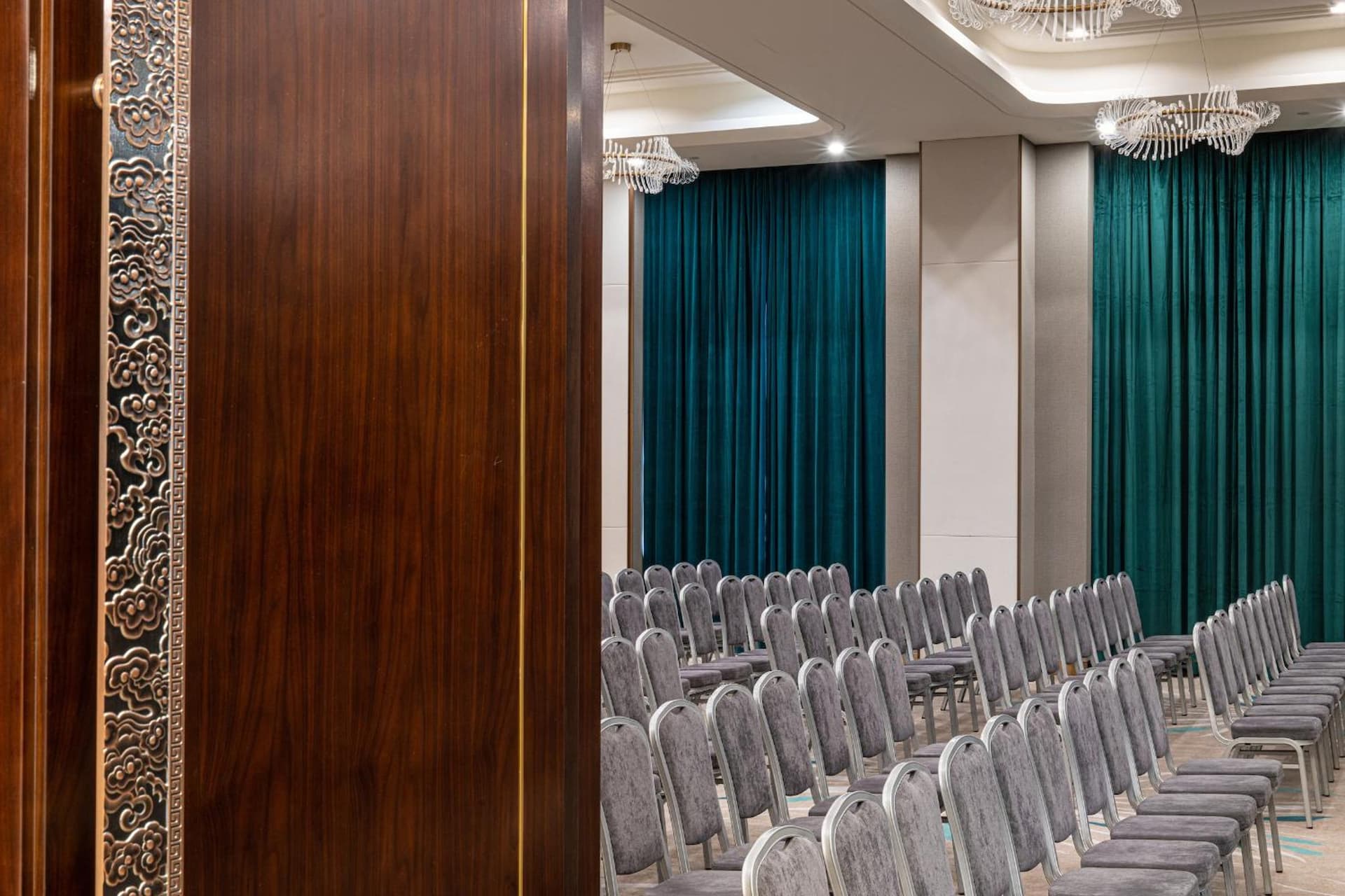 Blossom Hotel Houston, Curio Collection by Hilton gallery photo in Houston, TX — image 47