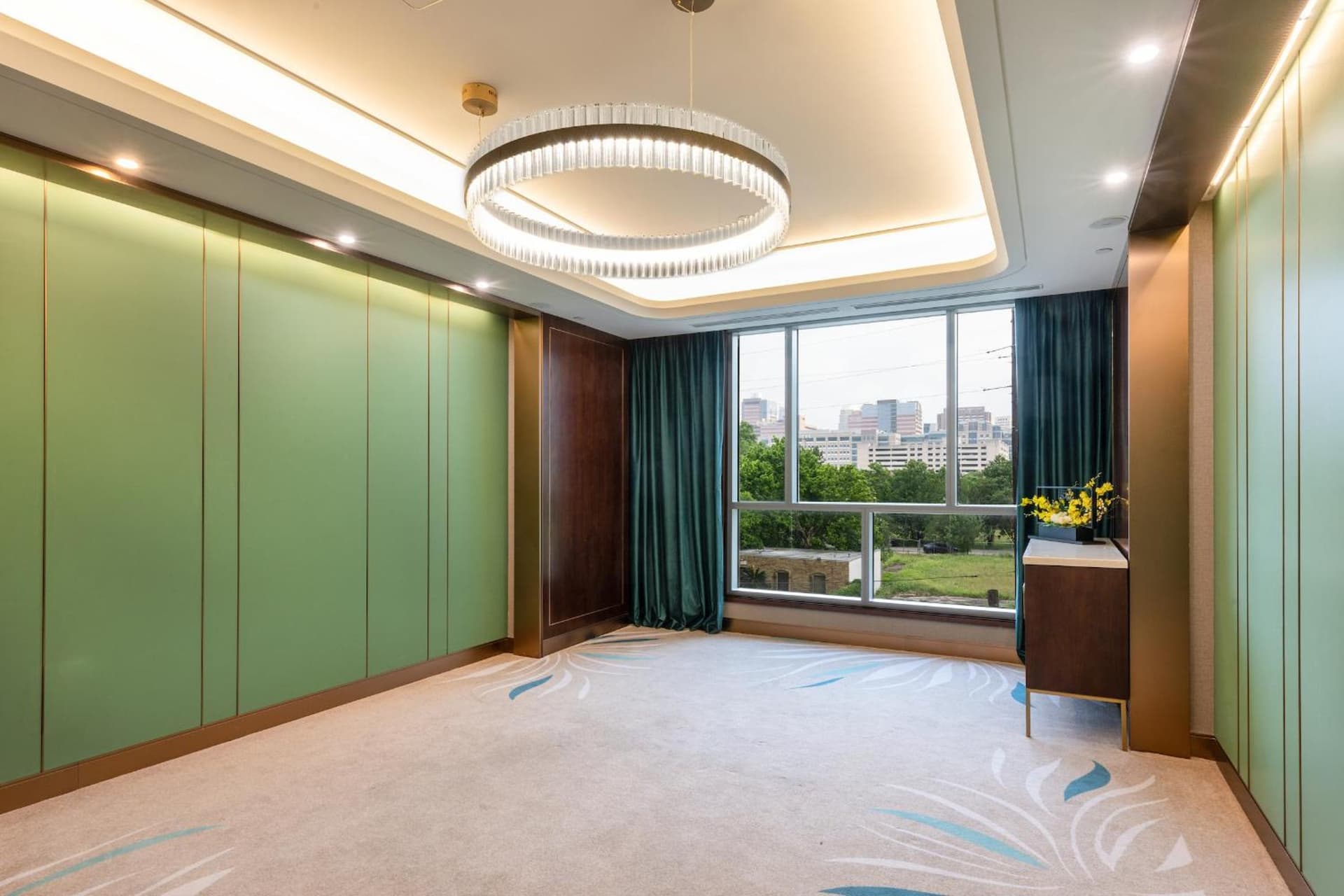 Blossom Hotel Houston, Curio Collection by Hilton gallery photo in Houston, TX — image 36