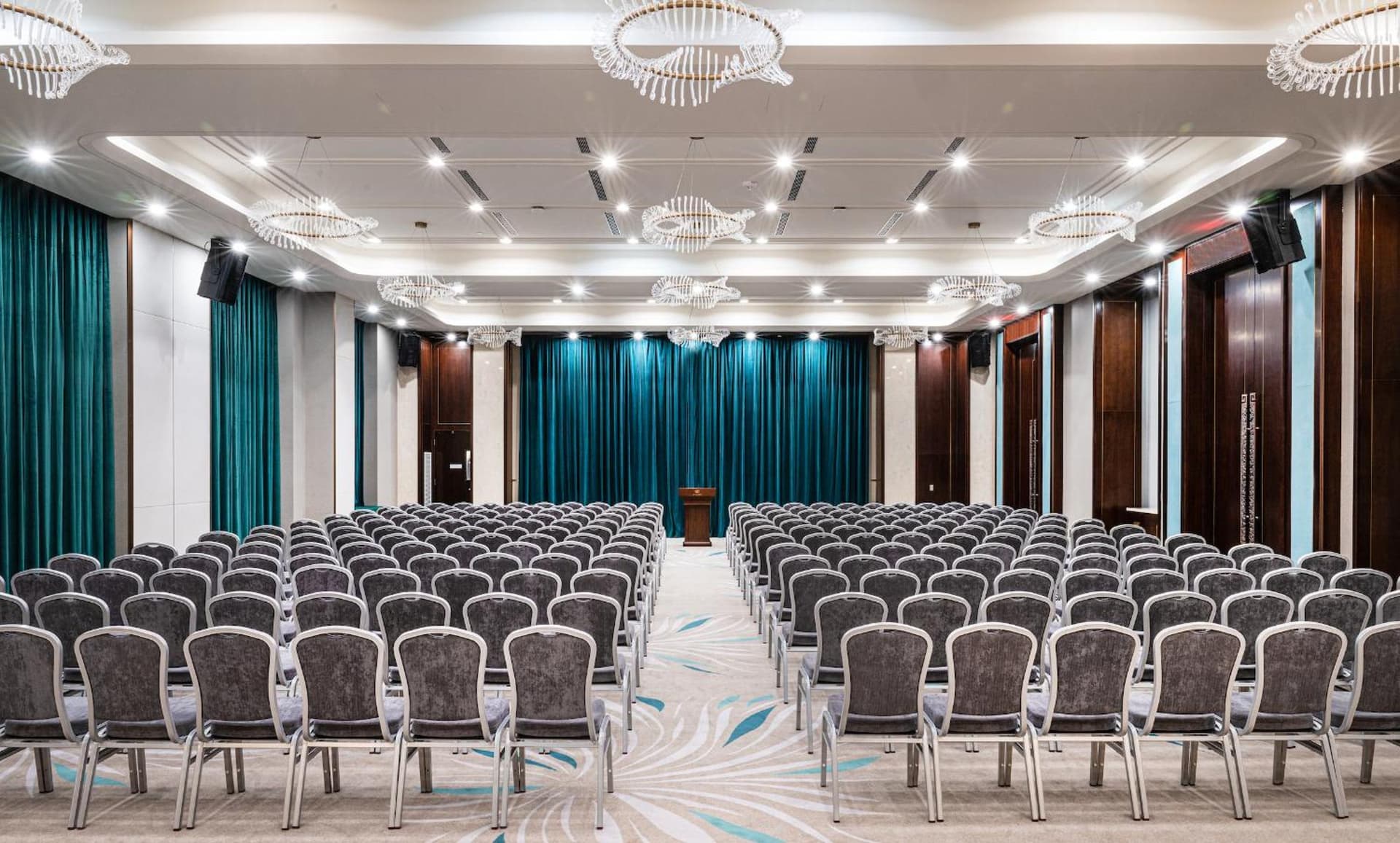 Blossom Hotel Houston, Curio Collection by Hilton gallery photo in Houston, TX — image 15