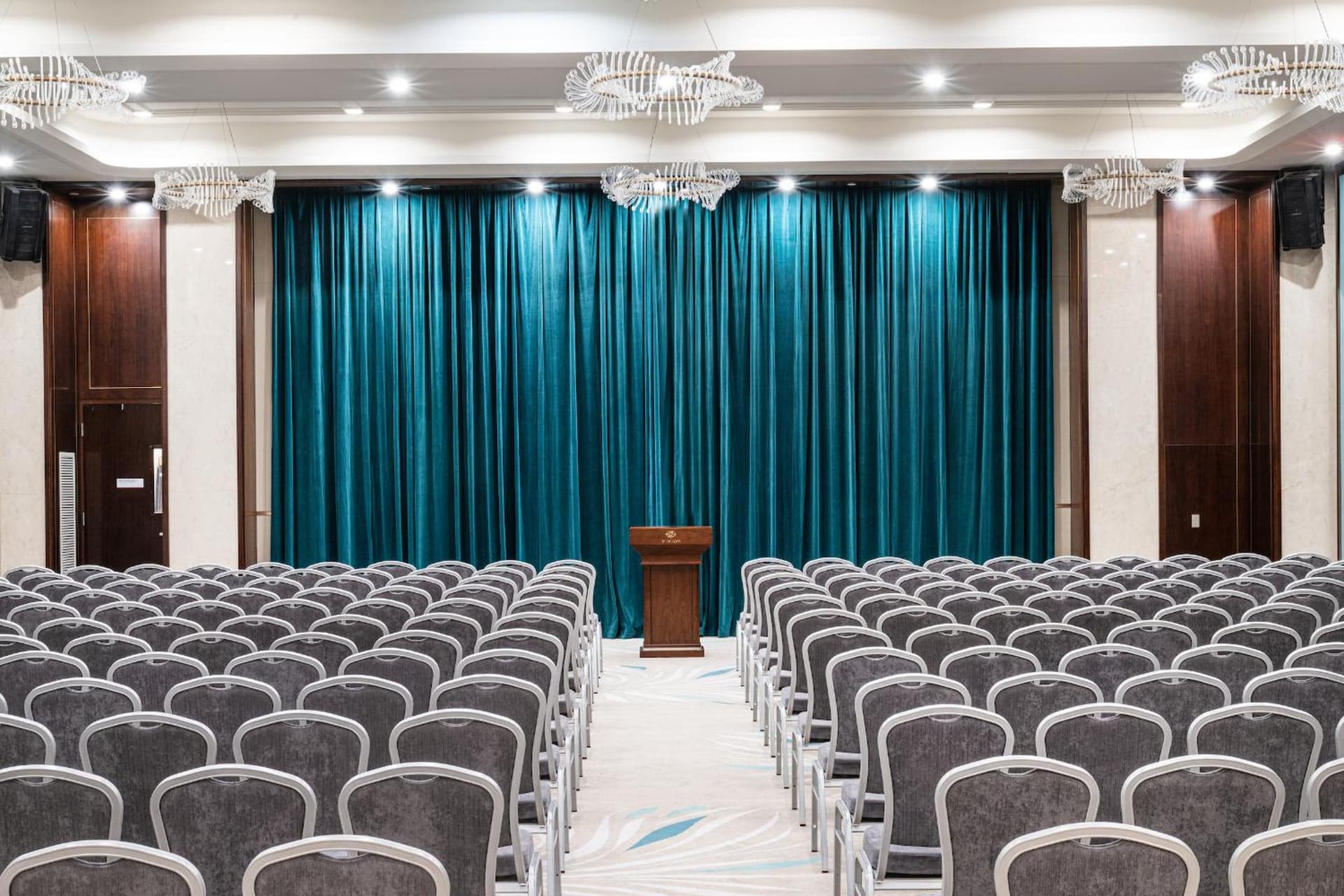 Blossom Hotel Houston, Curio Collection by Hilton gallery photo in Houston, TX — image 20