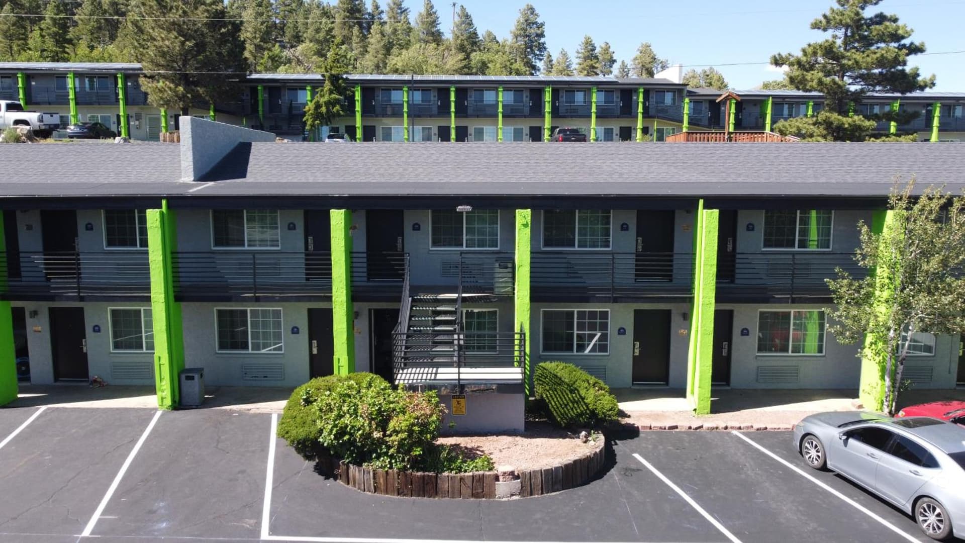 Hotel Aspen Flagstaff/ Grand Canyon InnSuites featured exterior or lobby in Flagstaff, AZ — similar hotel
