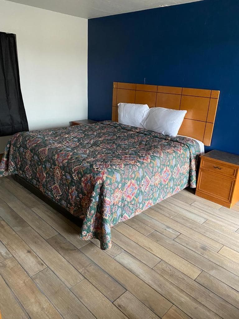Ranger Motel interior in El Reno, OK — gallery photo 2