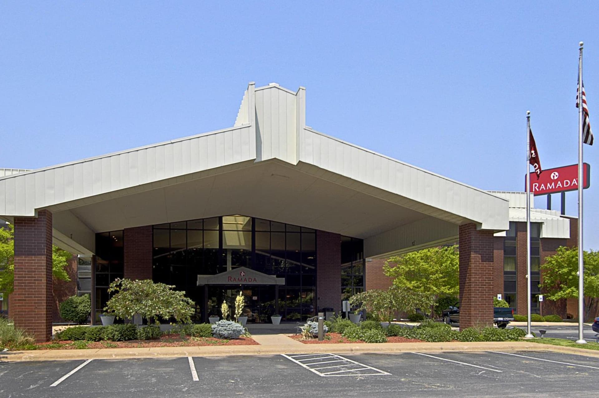Ramada by Wyndham Bettendorf — hotel in Bettendorf, Iowa
