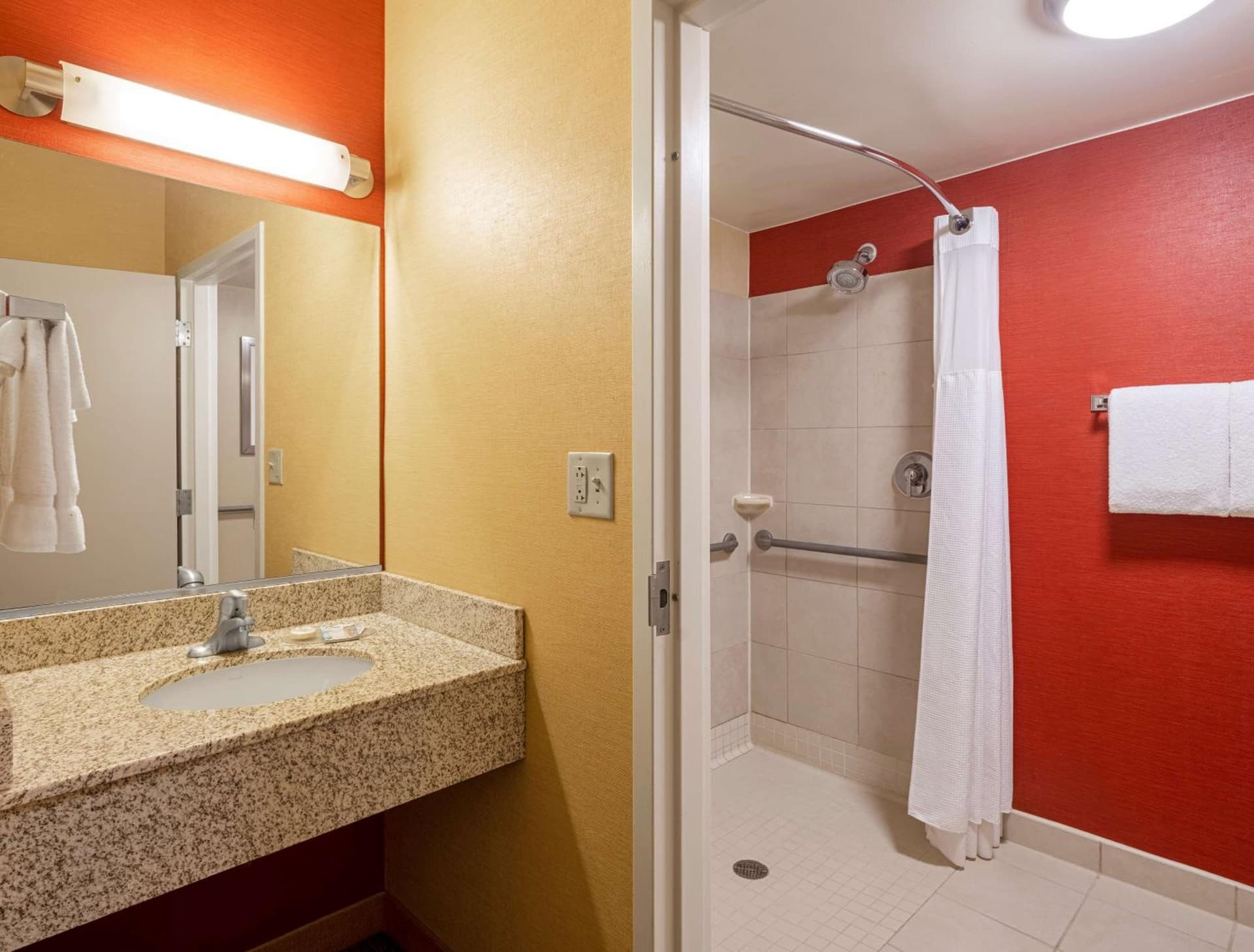 Best Western Plus Elgin - Chicago gallery photo in Elgin, IL — image 18
