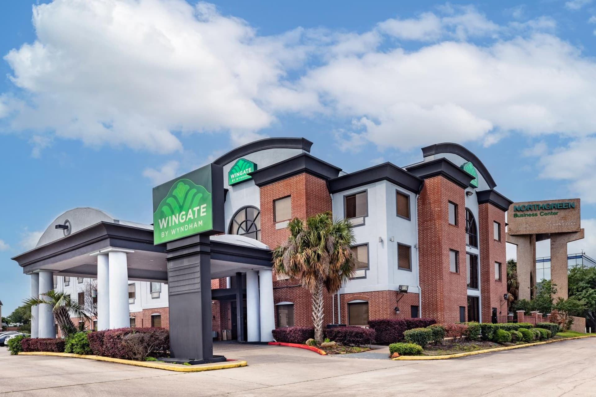 Wingate by Wyndham Houston Bush Intercontinental Airport interior in Houston, TX — gallery photo 2
