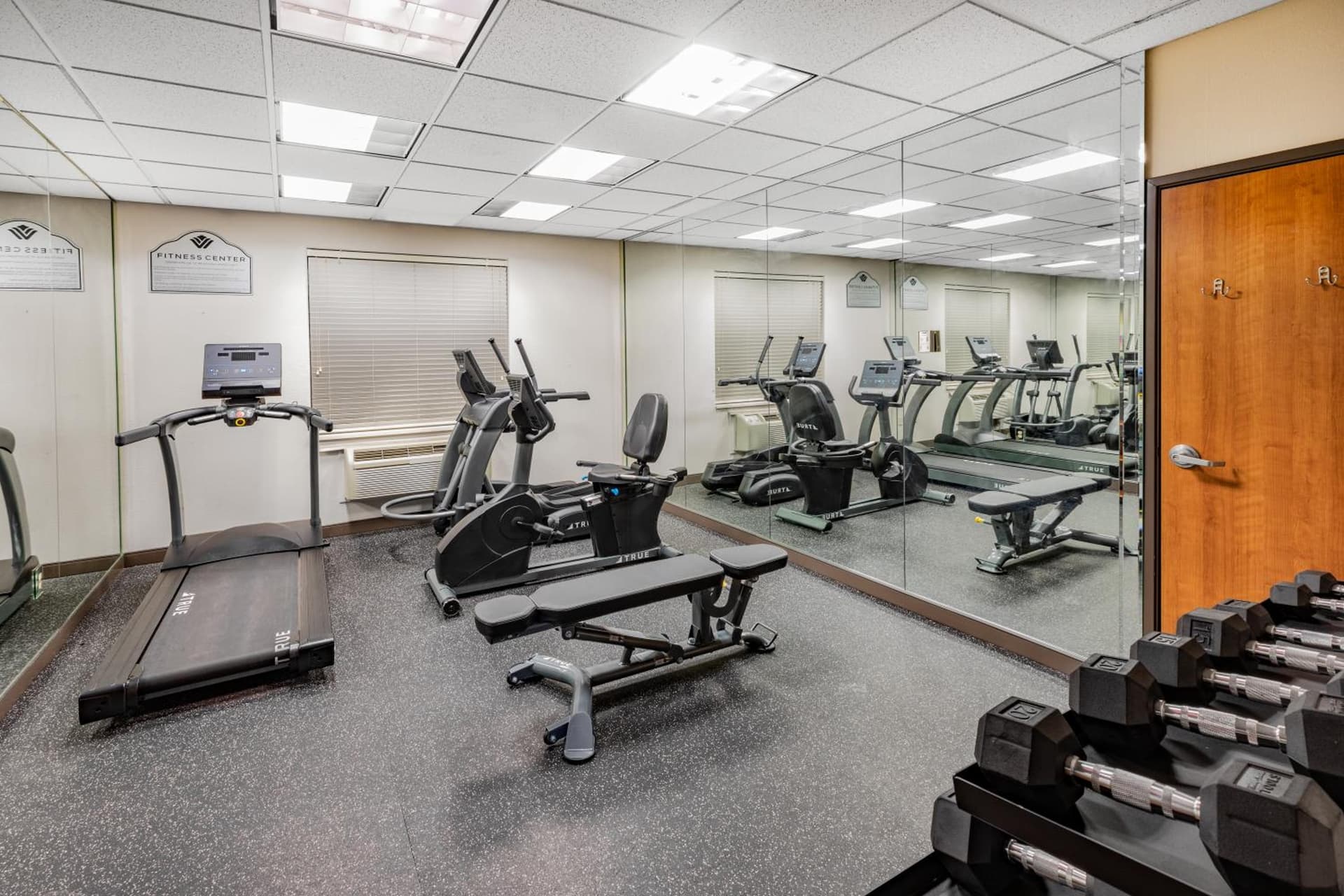Wingate by Wyndham Houston Bush Intercontinental Airport gallery photo in Houston, TX — image 38