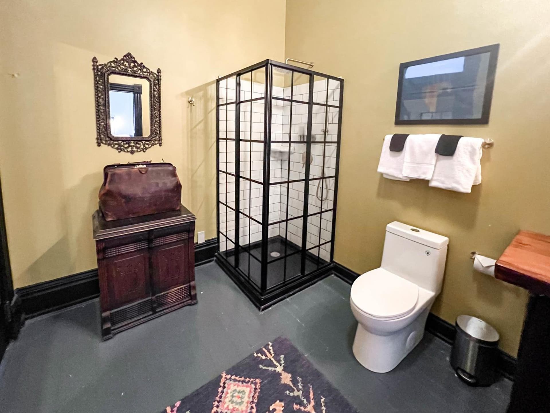 The Oliver Inn gallery photo in Duluth, MN — image 100
