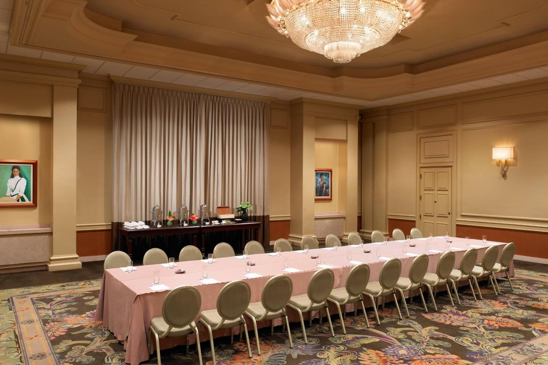 The Royal Hawaiian, A Luxury Collection Resort, Waikiki gallery photo in Honolulu, HI — image 181