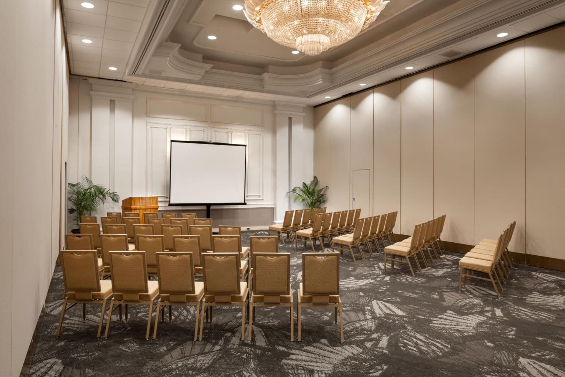 The Royal Hawaiian, A Luxury Collection Resort, Waikiki gallery photo in Honolulu, HI — image 27