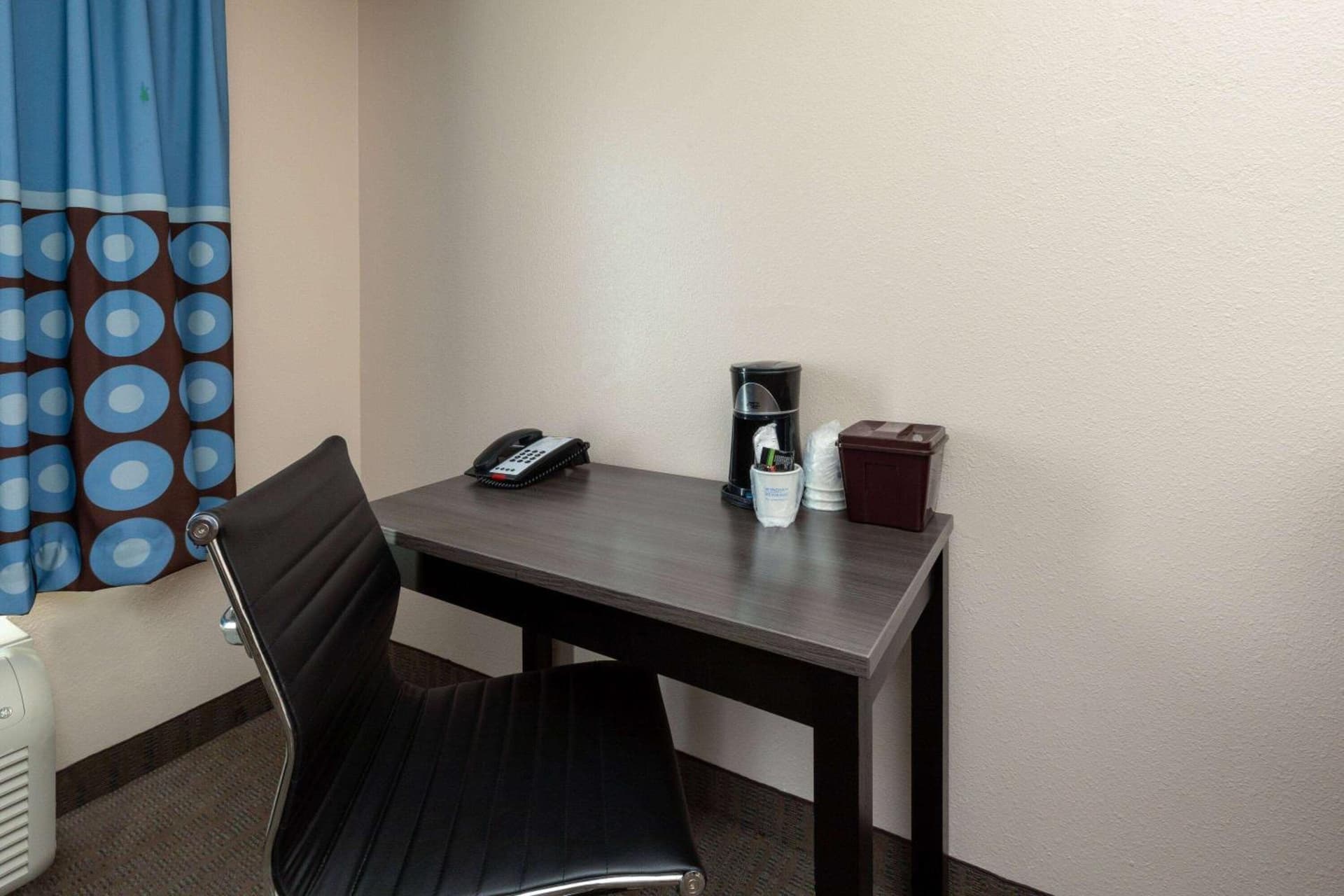 Super 8 by Wyndham Garland Rowlett East Dallas Area gallery photo in Garland, TX — image 7