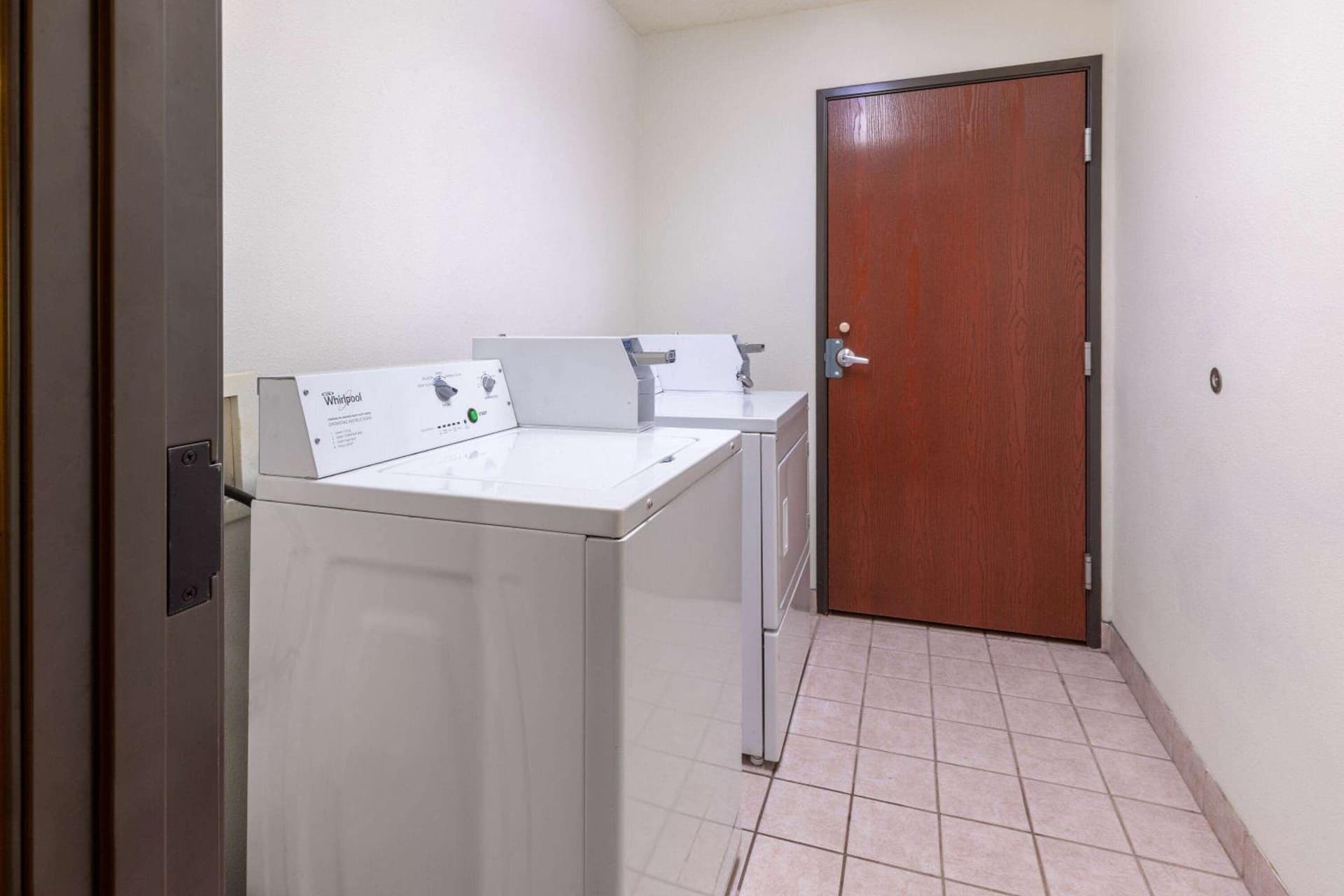 Super 8 by Wyndham Garland Rowlett East Dallas Area gallery photo in Garland, TX — image 6