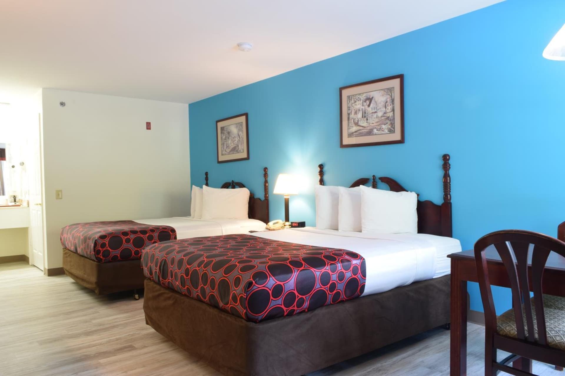 Hilltop Inn & Suites, near Foxwoods Casino gallery photo in North Stonington — image 16