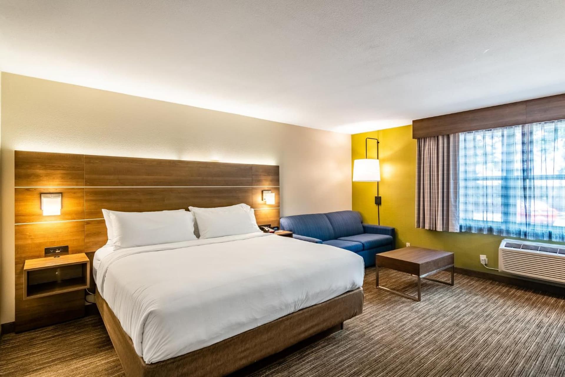 Holiday Inn Express & Suites Camarillo by IHG property views in Camarillo, CA — gallery photo 3