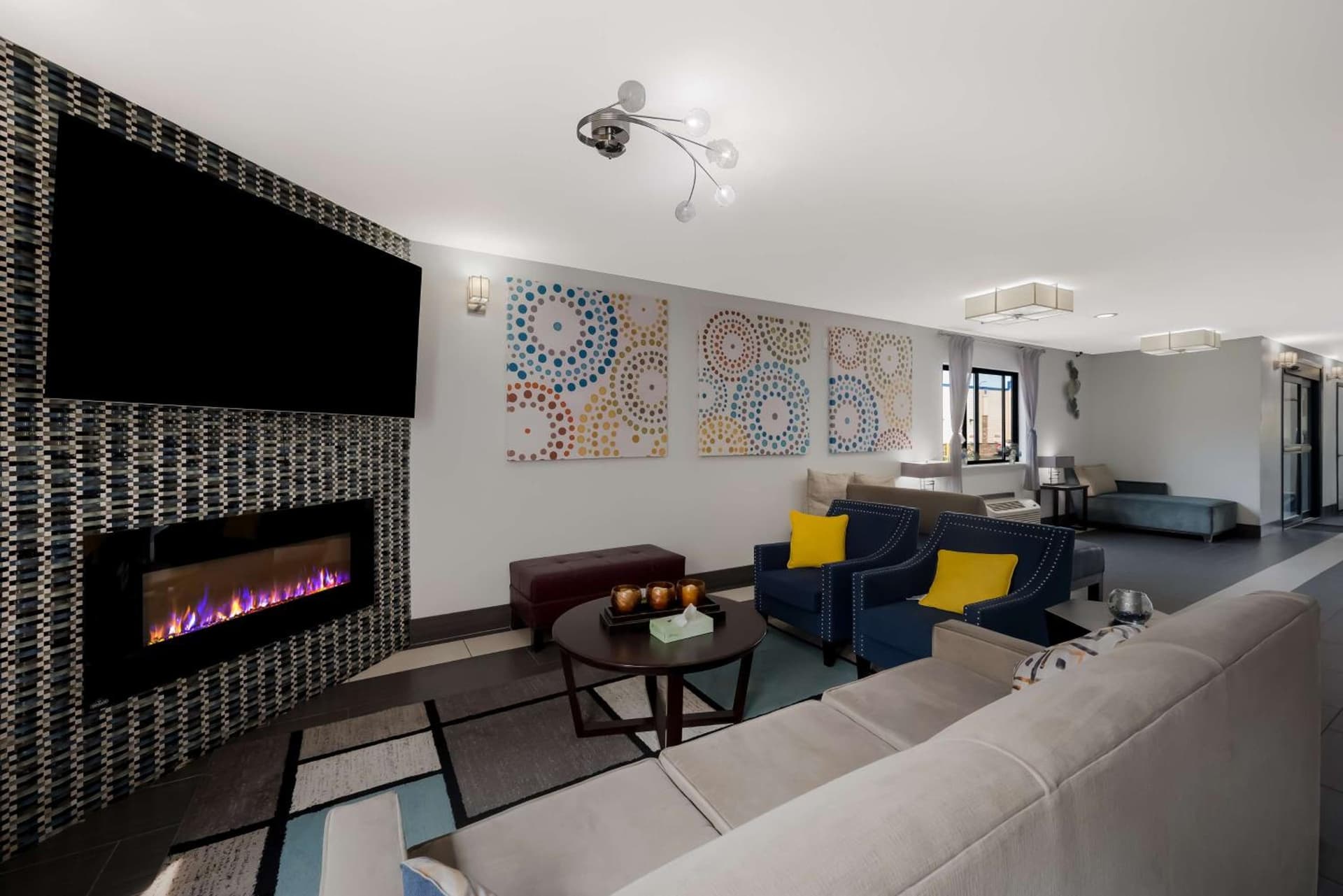 Best Western Executive Inn interior in Battle Creek, MI — gallery photo 2