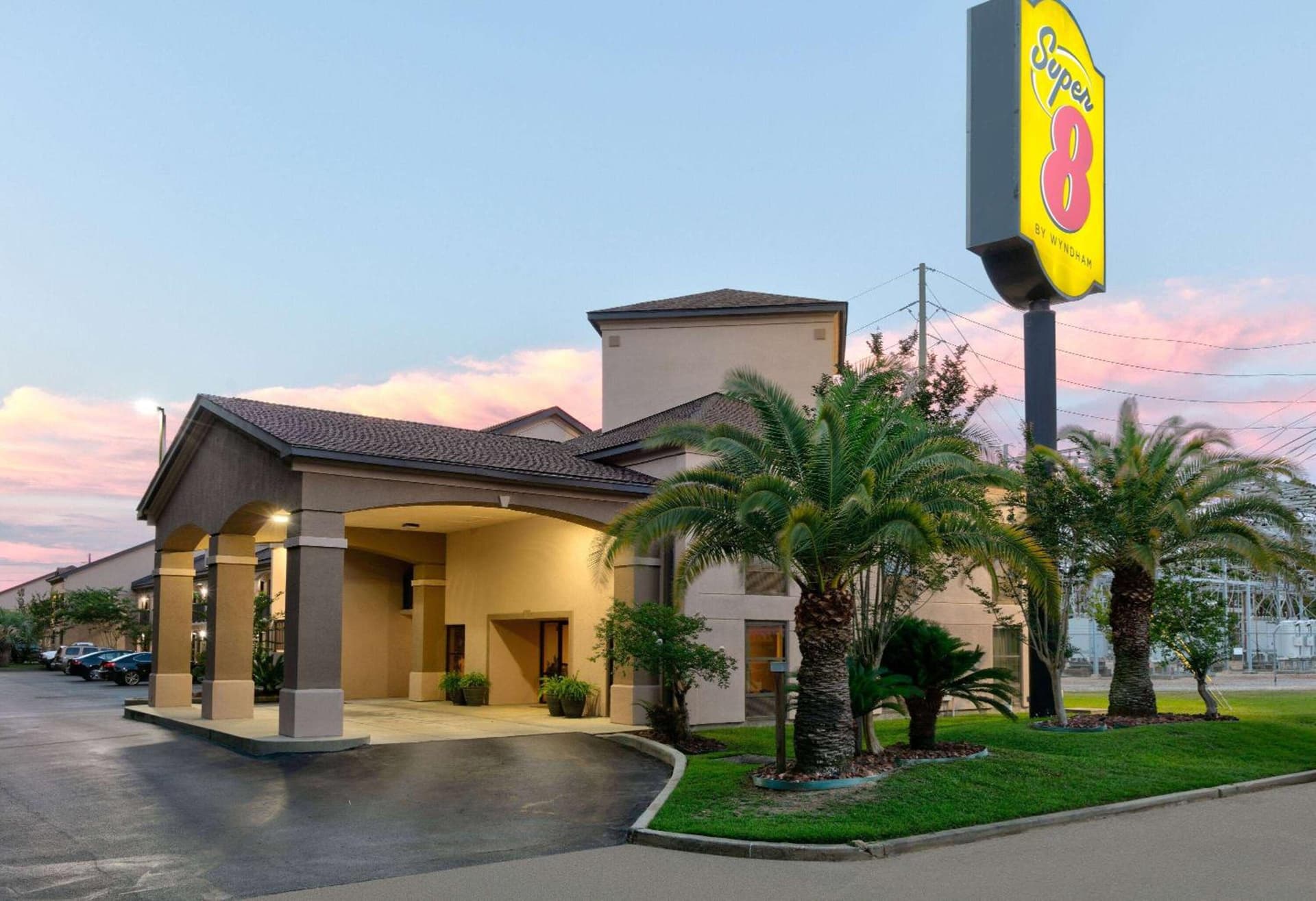 Super 8 by Wyndham Diberville Biloxi Area property views in Biloxi, MS — gallery photo 3