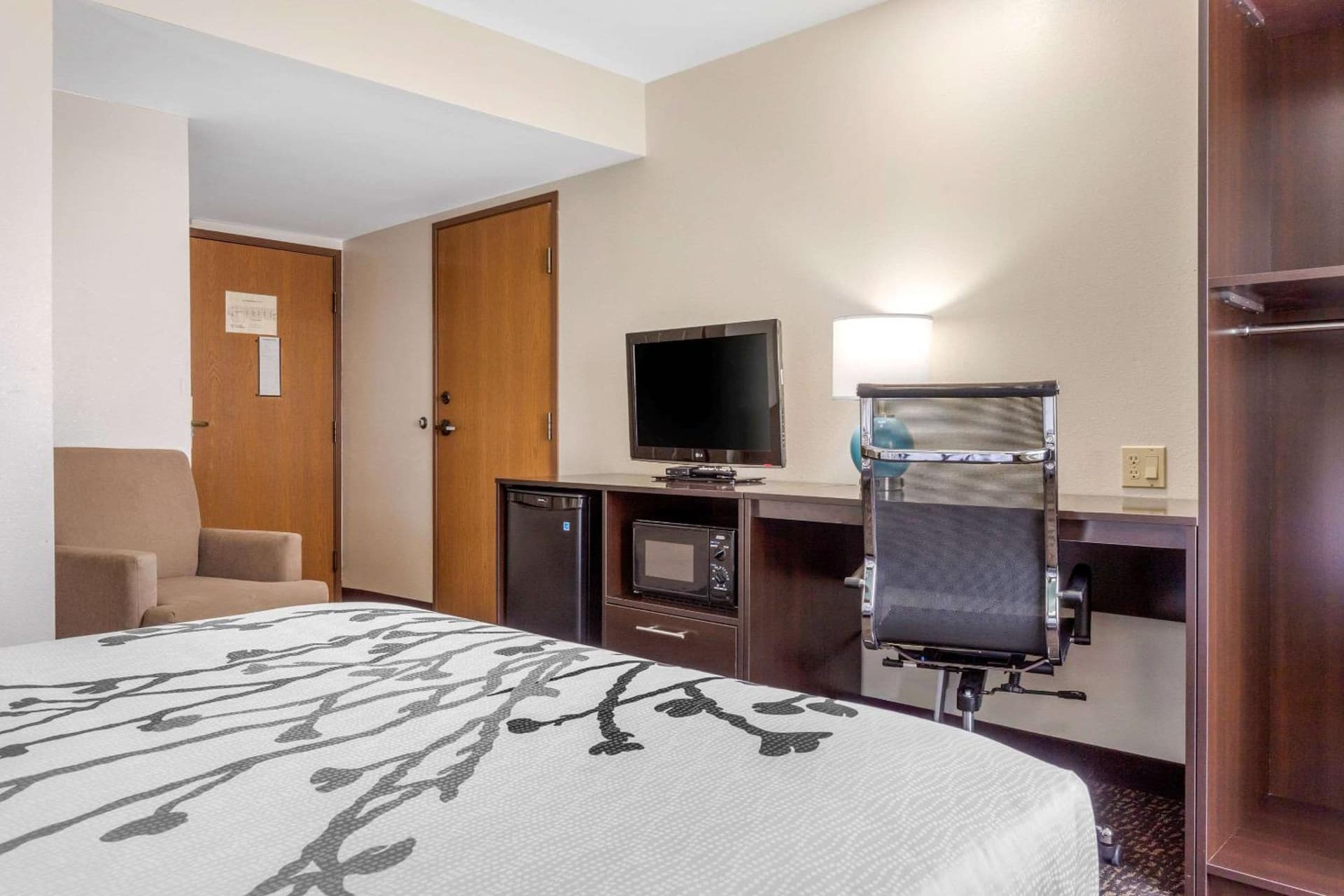 Sleep Inn & Suites Johnson City gallery photo in Johnson City, TN — image 33