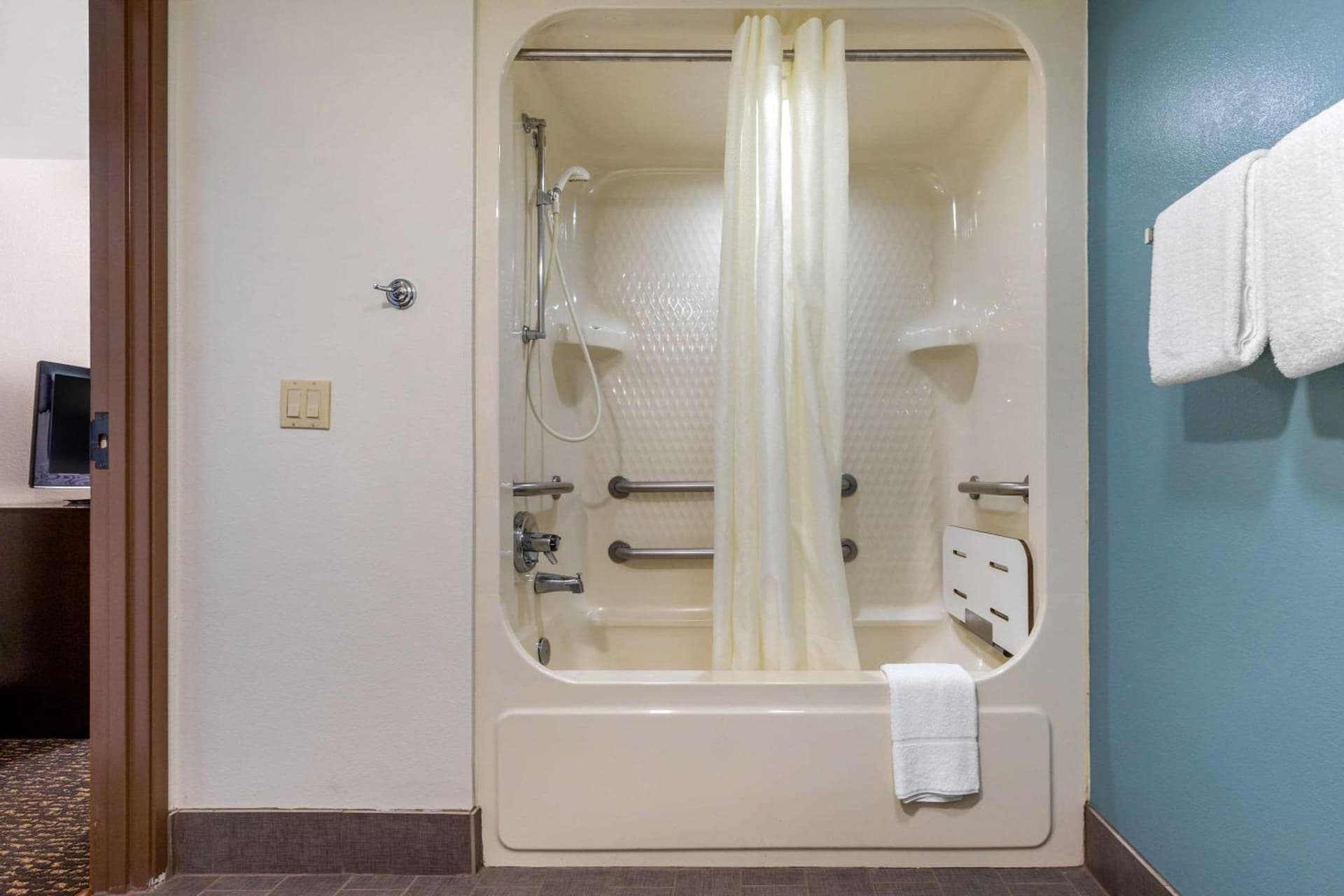 Sleep Inn & Suites Johnson City gallery photo in Johnson City, TN — image 38