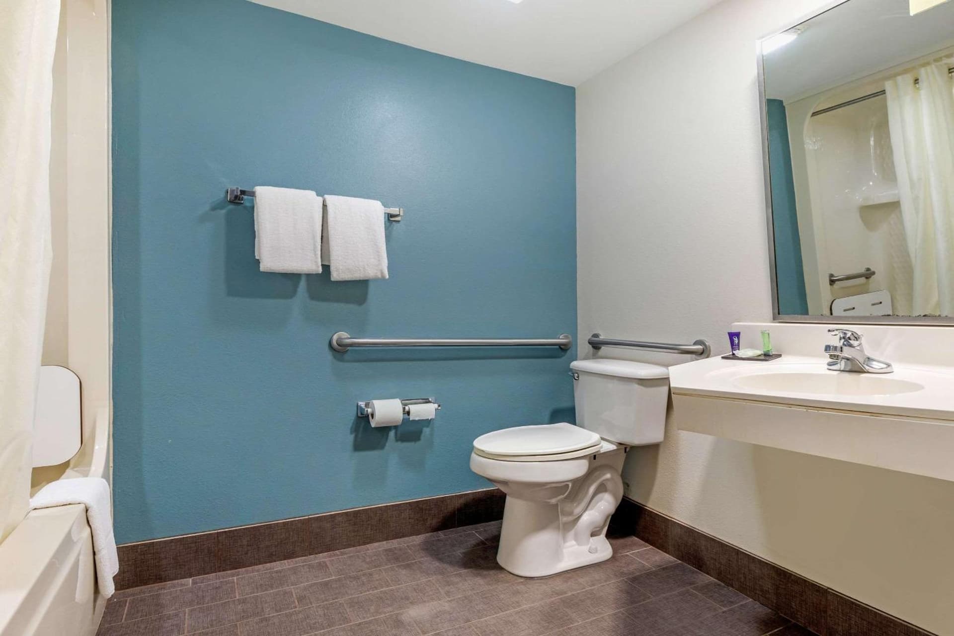 Sleep Inn & Suites Johnson City gallery photo in Johnson City, TN — image 11