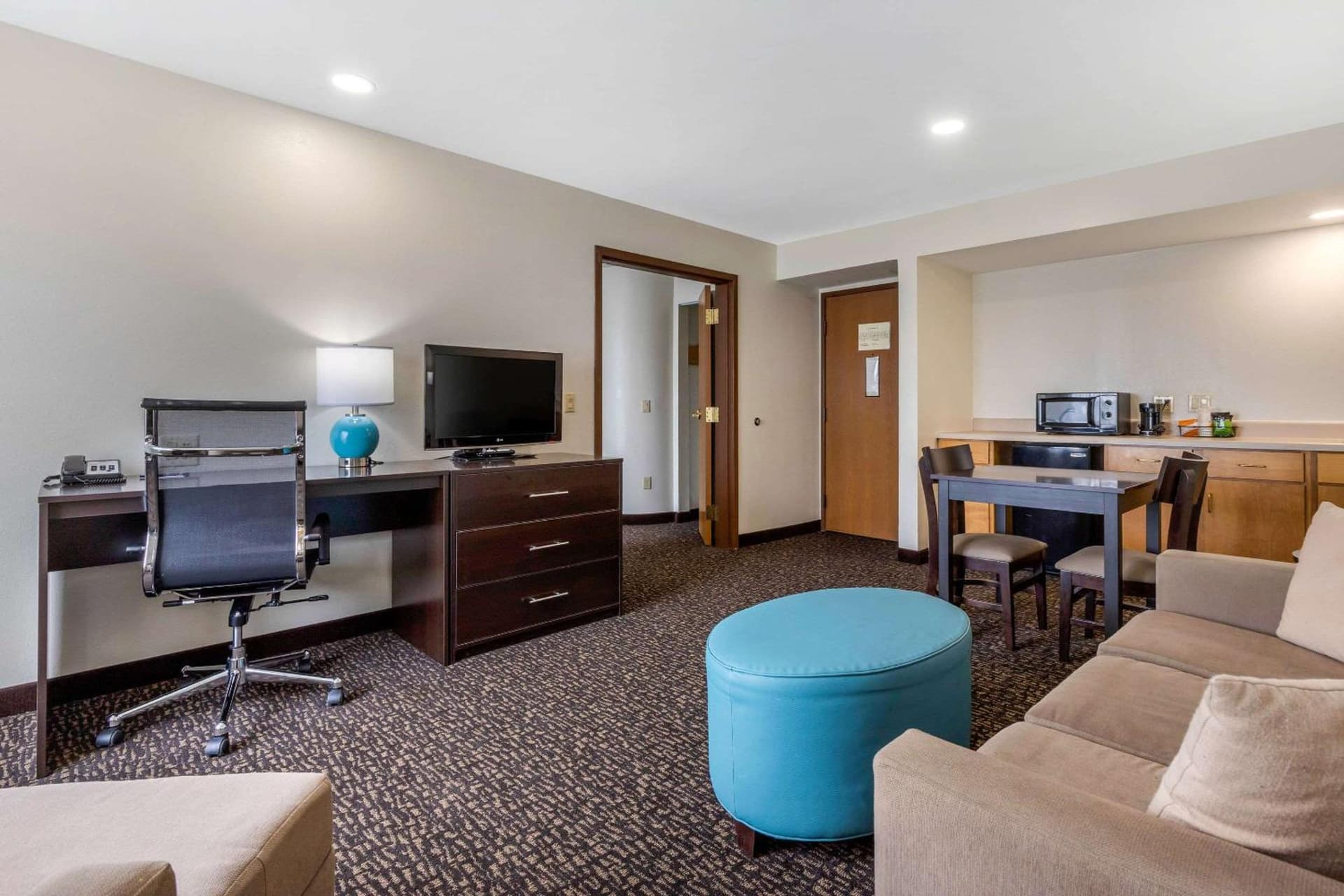 Sleep Inn & Suites Johnson City property views in Johnson City, TN — gallery photo 3