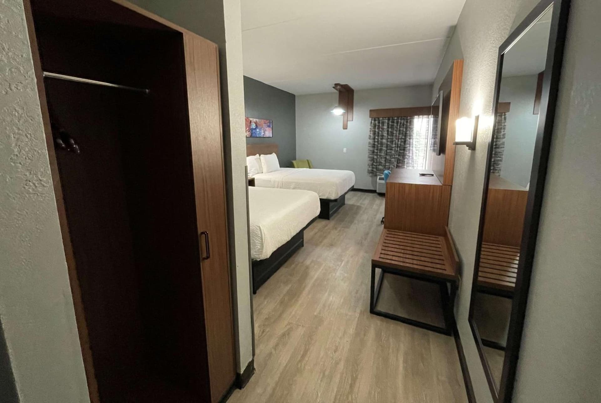 La Quinta Inn & Suites by Wyndham Fayetteville I-95 gallery photo in Fayetteville, NC — image 16