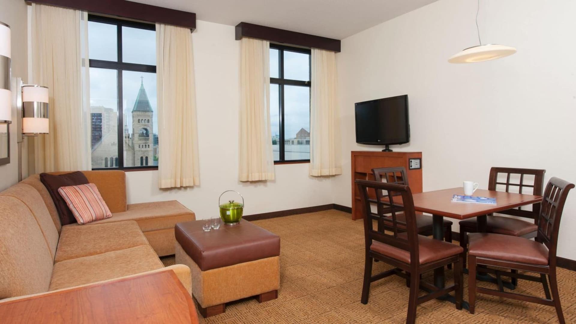 Hyatt Place Des Moines Downtown gallery photo in Des Moines, IA — image 4