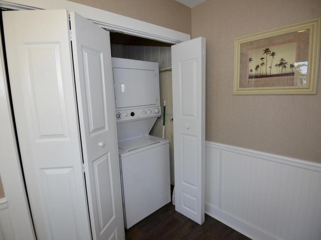 Surf Club Oceanfront Hotel property views in Dewey Beach, DE — gallery photo 3