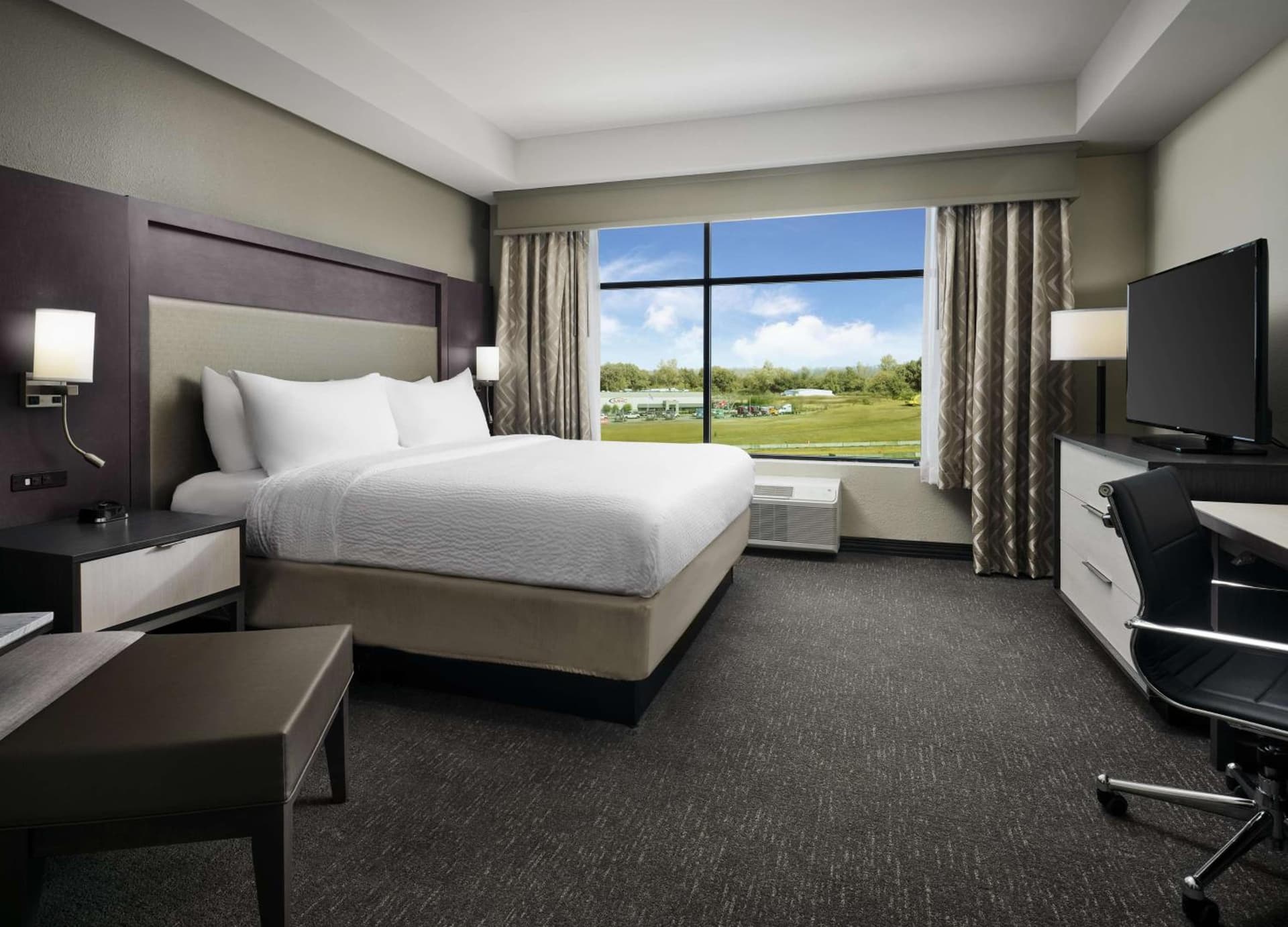 Best Western Plus Executive Residency Jackson Northeast interior in Jackson, TN — gallery photo 2