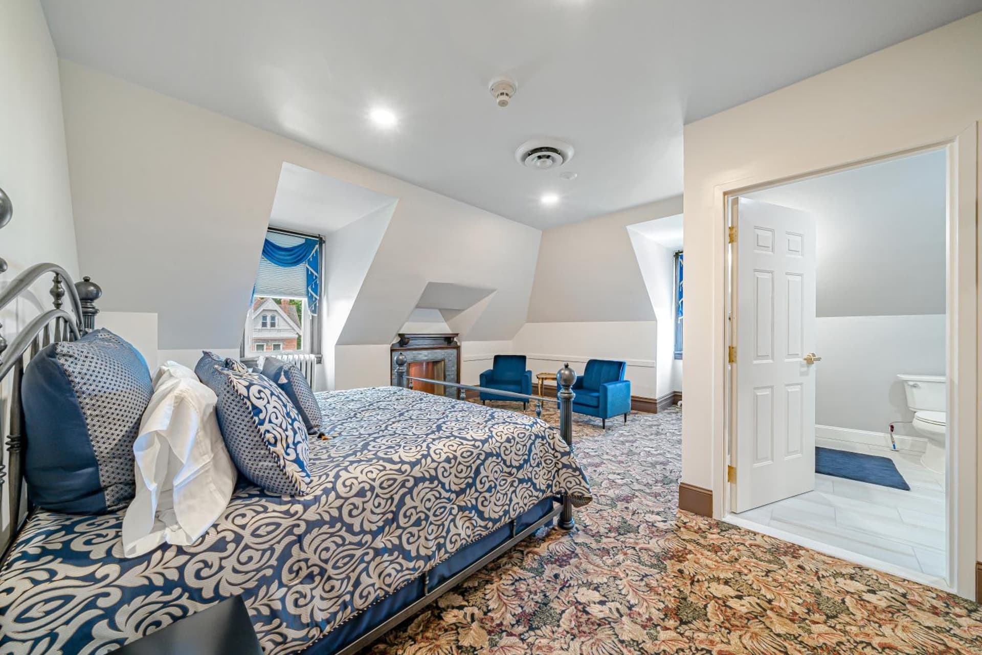 The Grandeur Estate interior in Greensburg, PA — gallery photo 2