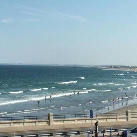 Jonathan's Ocean Front Studio Suites Hampton Beach! interior in Hampton — gallery photo 2