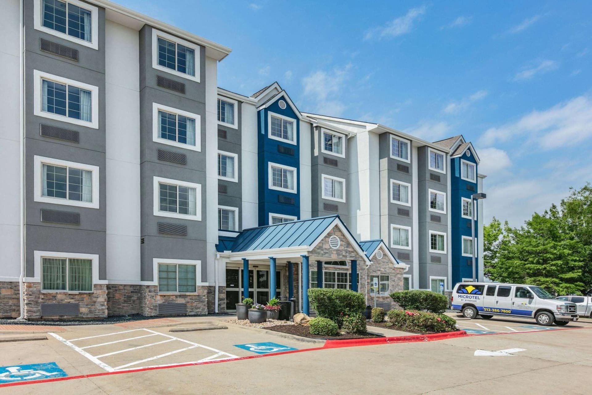 Microtel Inn & Suites by Wyndham Austin Airport property views in Austin, TX — gallery photo 3