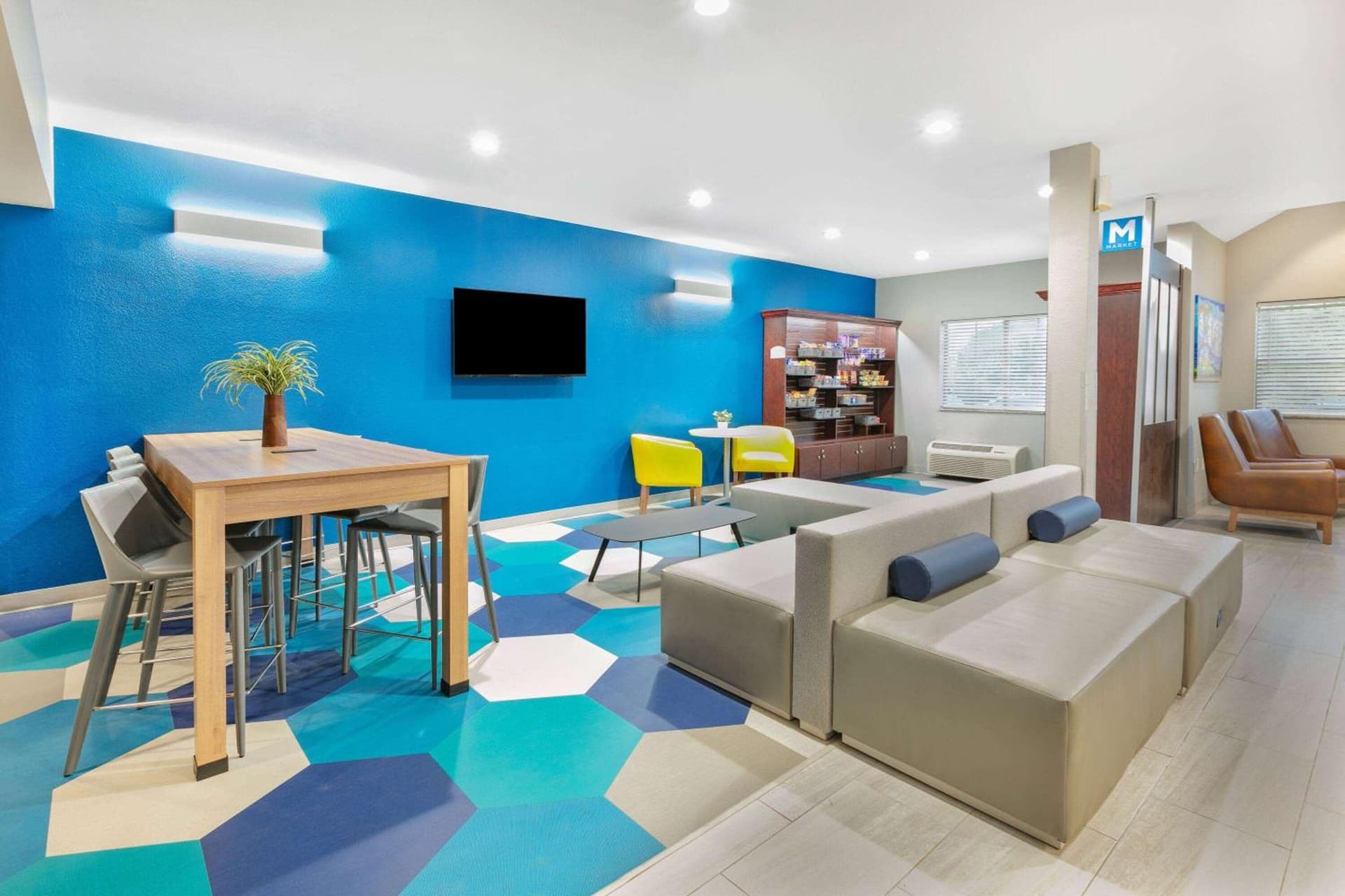 Microtel Inn & Suites by Wyndham Austin Airport gallery photo in Austin, TX — image 11