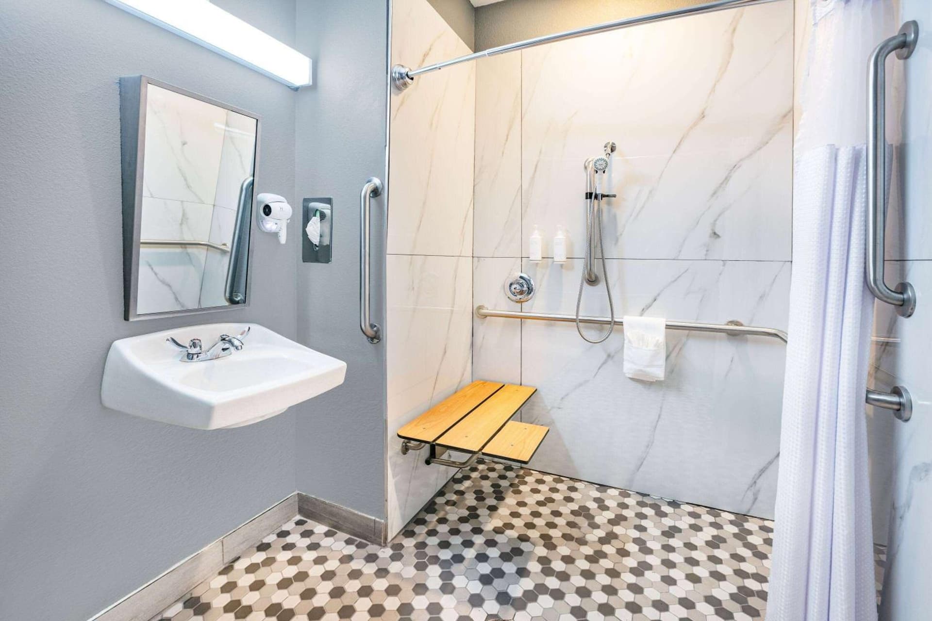 Microtel Inn & Suites by Wyndham Austin Airport gallery photo in Austin, TX — image 12