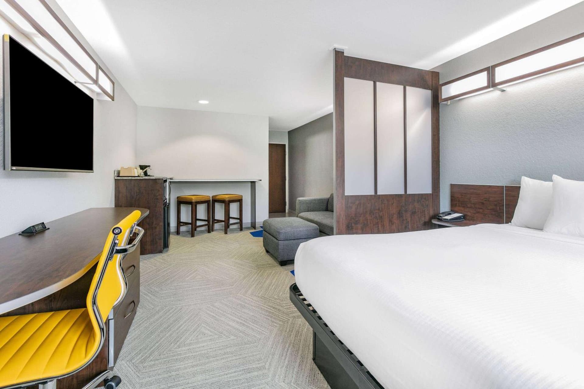 Microtel Inn & Suites by Wyndham Austin Airport gallery photo in Austin, TX — image 8