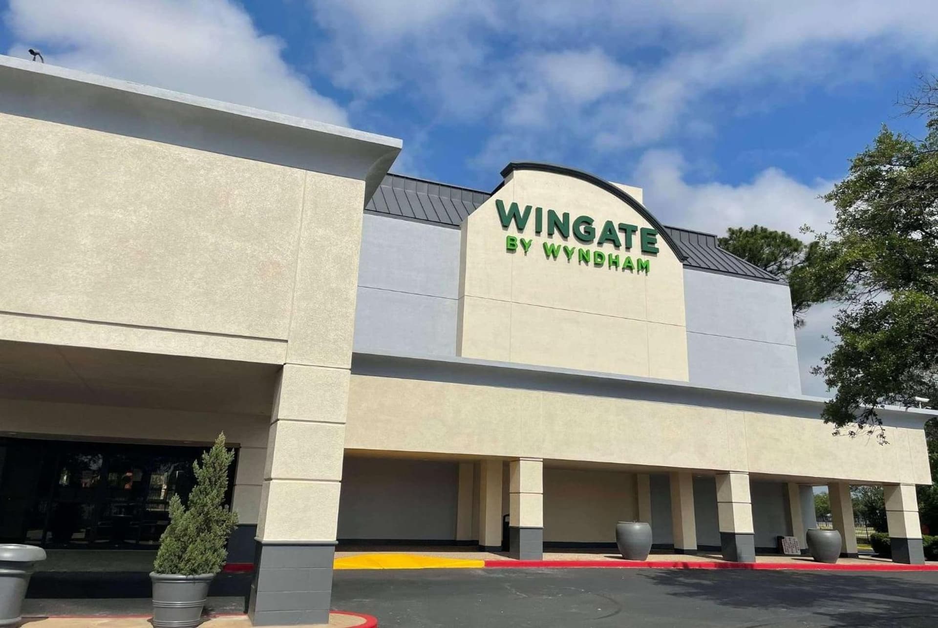Wingate Houston near NRG Park/Medical Center exterior or lobby in Houston, TX — main listing photo