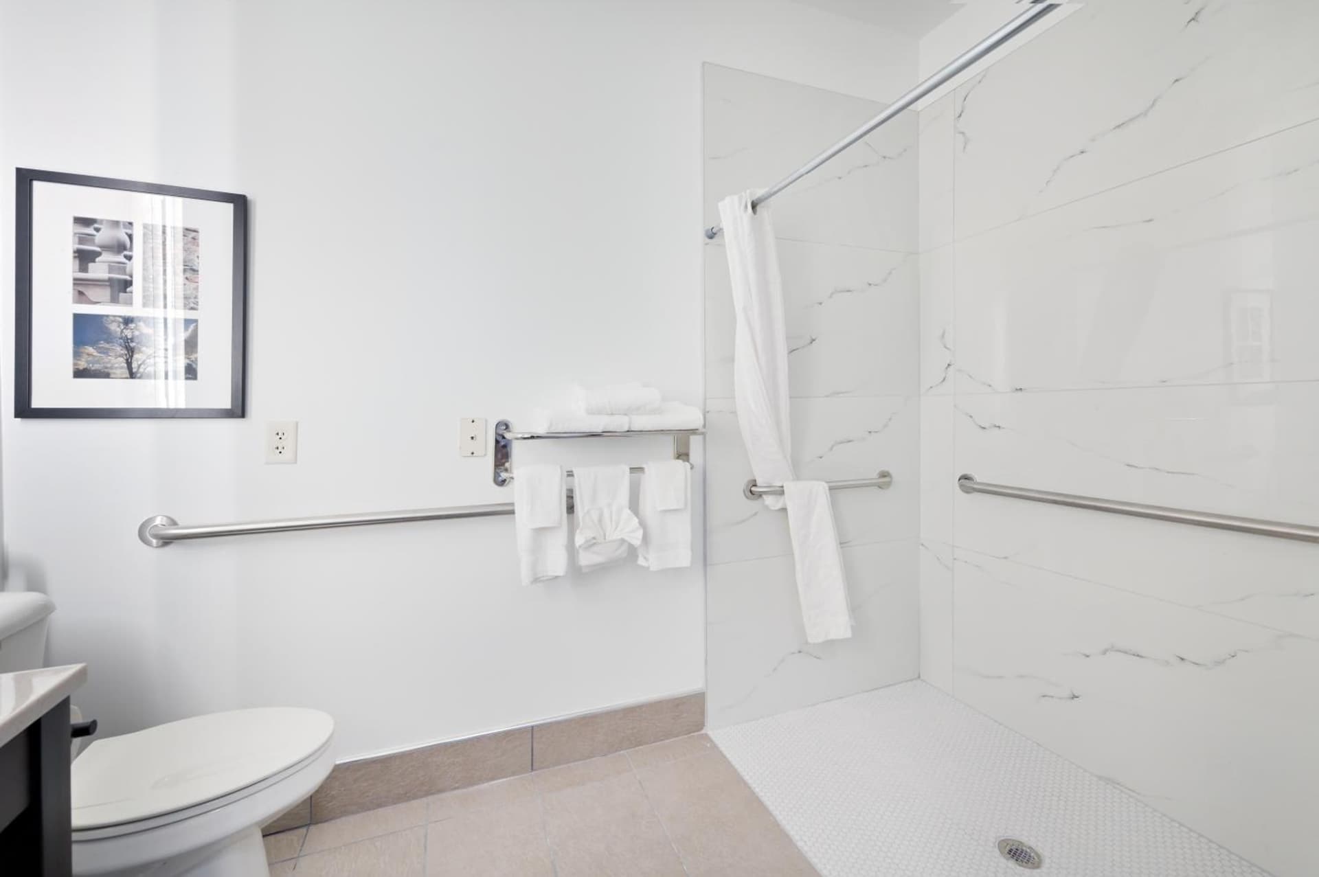 Country Inn & Suites by Radisson, Bloomington-Normal Airport, IL gallery photo in Bloomington, IL — image 46