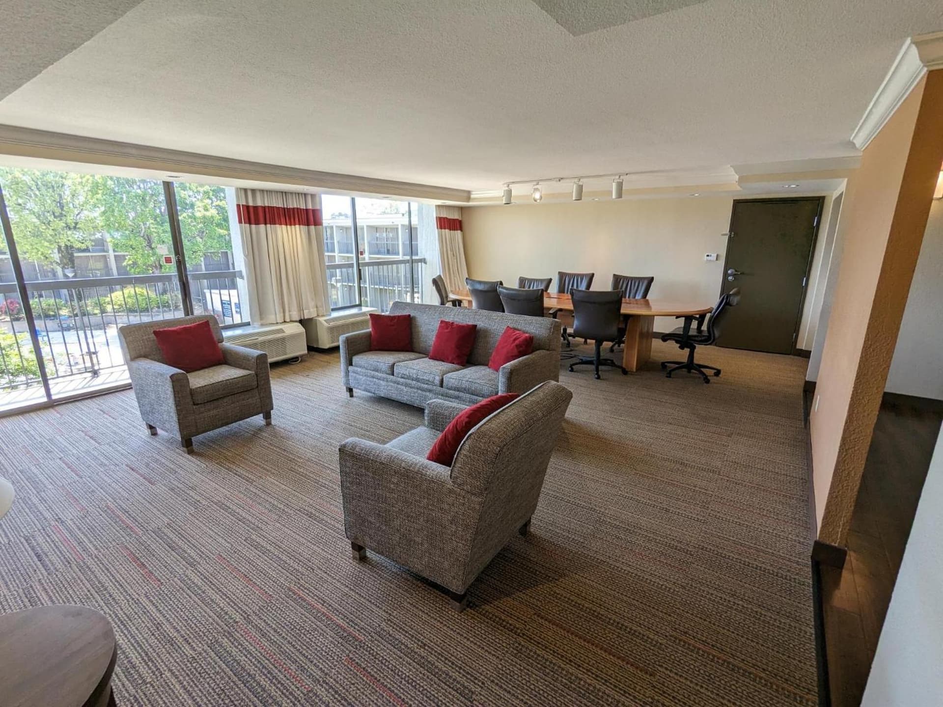 Four Points by Sheraton Little Rock Midtown property views in Little Rock, AR — gallery photo 3