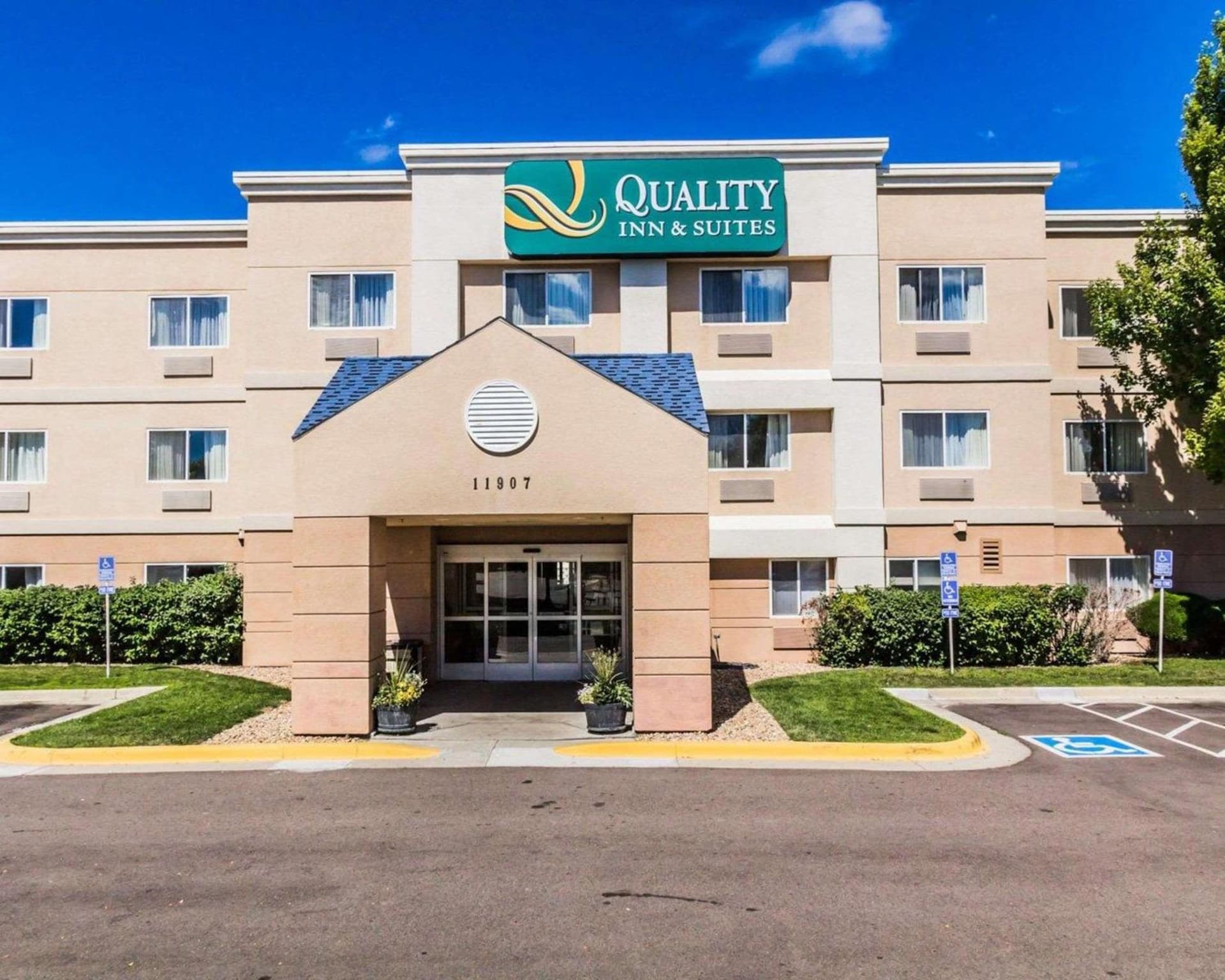 Quality Inn & Suites Golden - Denver West featured exterior or lobby in Lakewood, CO — similar hotel