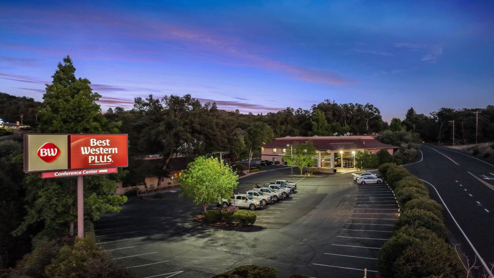 Best Western Plus Sonora Oaks Hotel and Conference Center property views in Sonora, CA — gallery photo 3