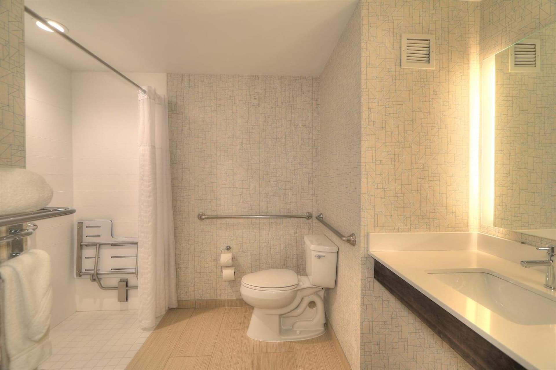 Holiday Inn Express Hotel & Suites Mobile Saraland by IHG gallery photo in Saraland, AL — image 41