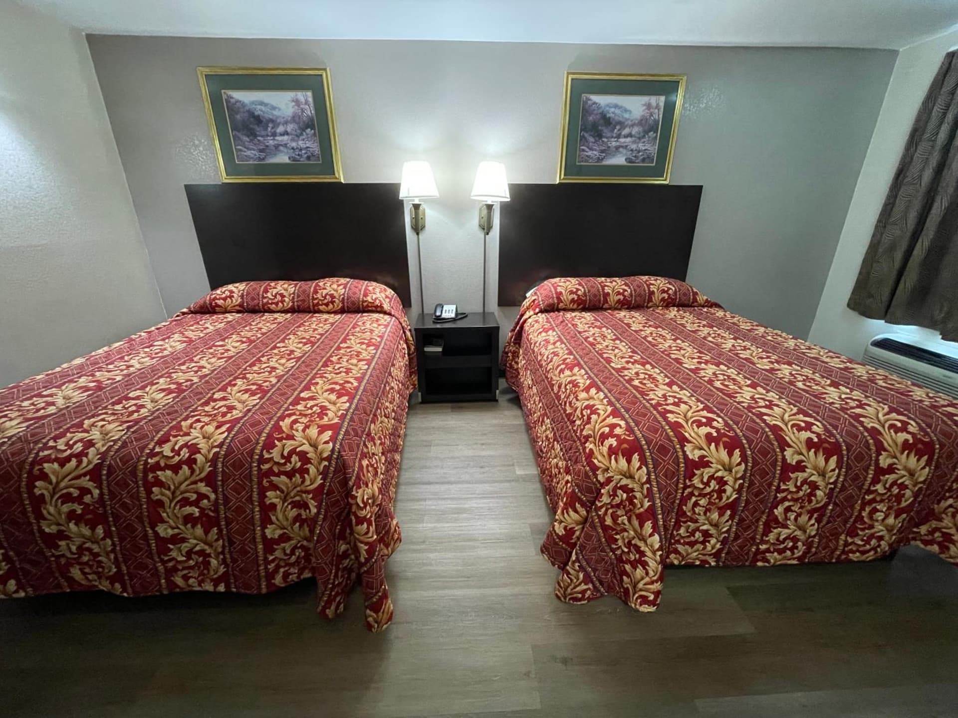 Royal Inn Motel property views in Fredericksburg, VA — gallery photo 3