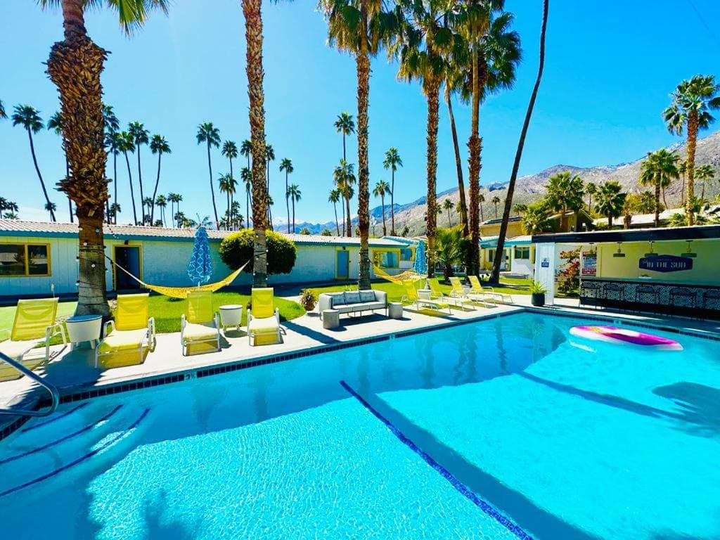 A PLACE IN THE SUN Hotel - ADULTS ONLY Big Units, 24h Heated Pool & Spa in 1 Acre Park Prime Location, DOG Friendly, TOP Midcentury Modern Boutique Hotel featured exterior or lobby in Palm Springs, CA — similar hotel