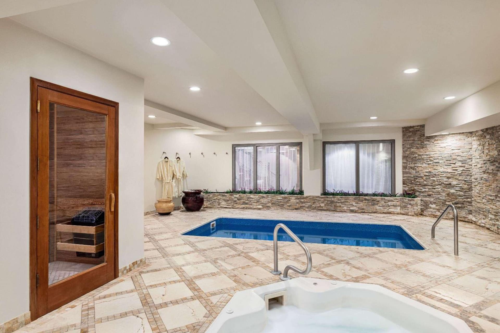 Viana Hotel and Spa, Trademark Collection by Wyndham gallery photo in Westbury, NY — image 31