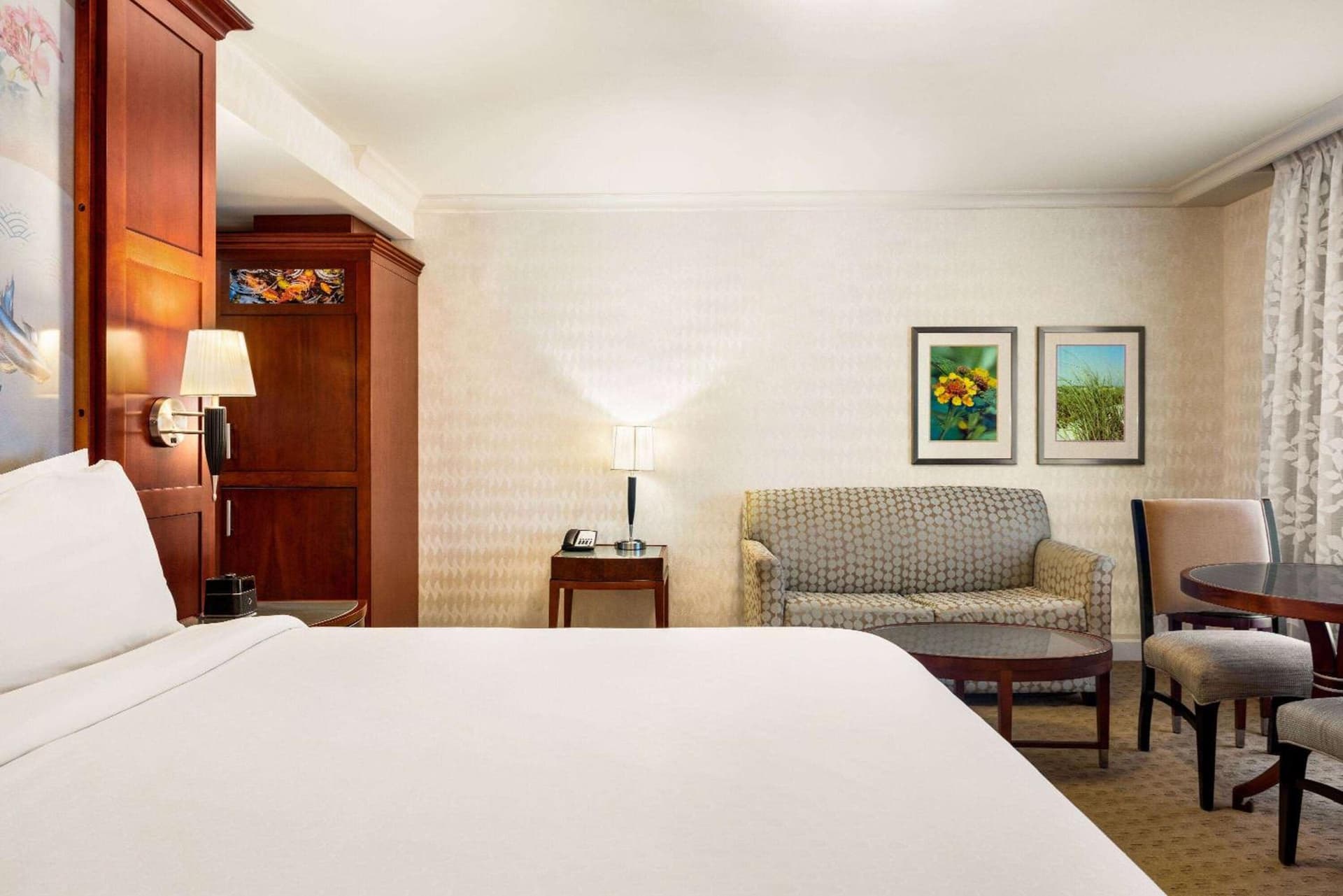 Viana Hotel and Spa, Trademark Collection by Wyndham gallery photo in Westbury, NY — image 12
